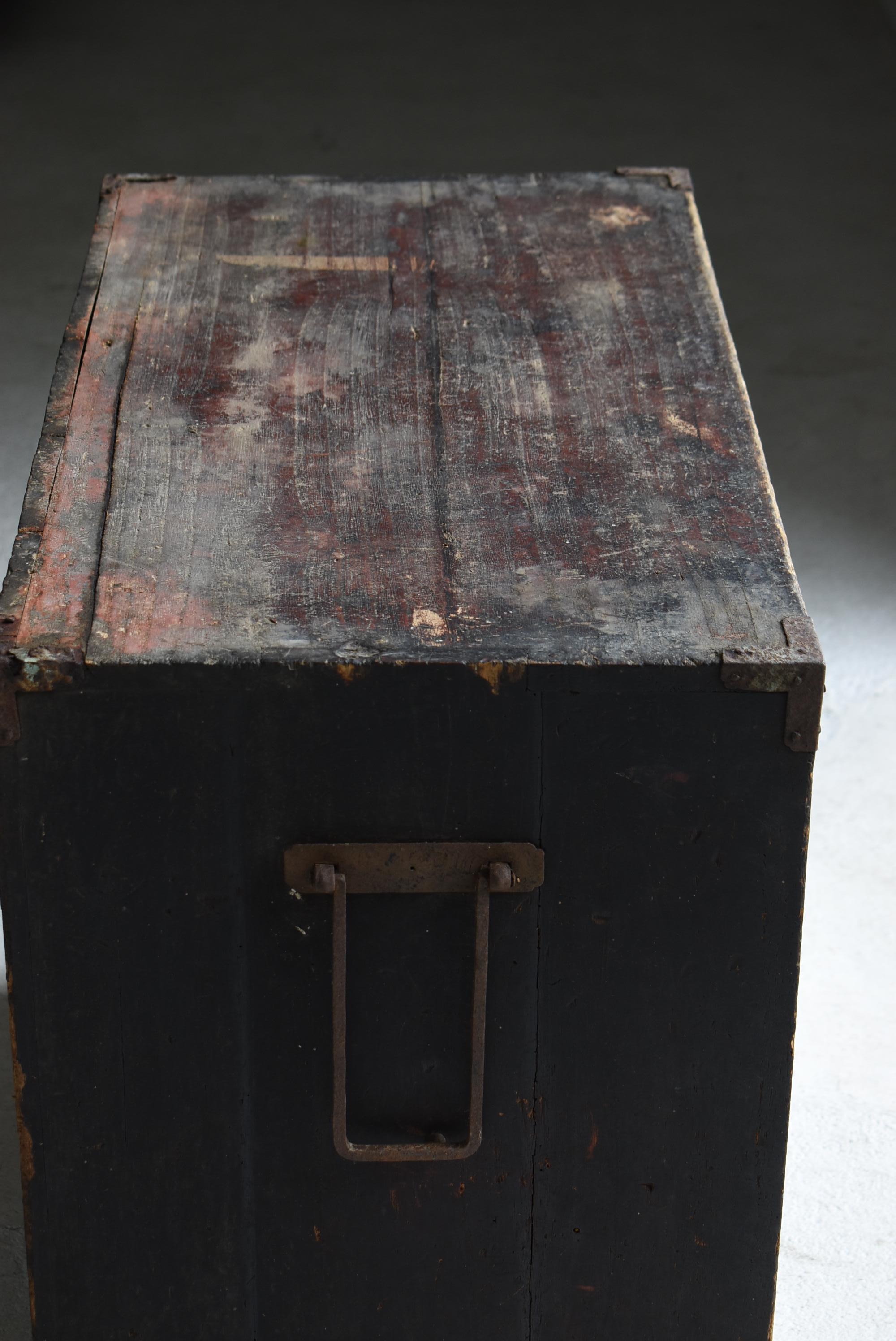 Japanese Antique Edo period Drawer Chest 1830s-1844s / Sideboard Tansu Wabisabi in vendita 10