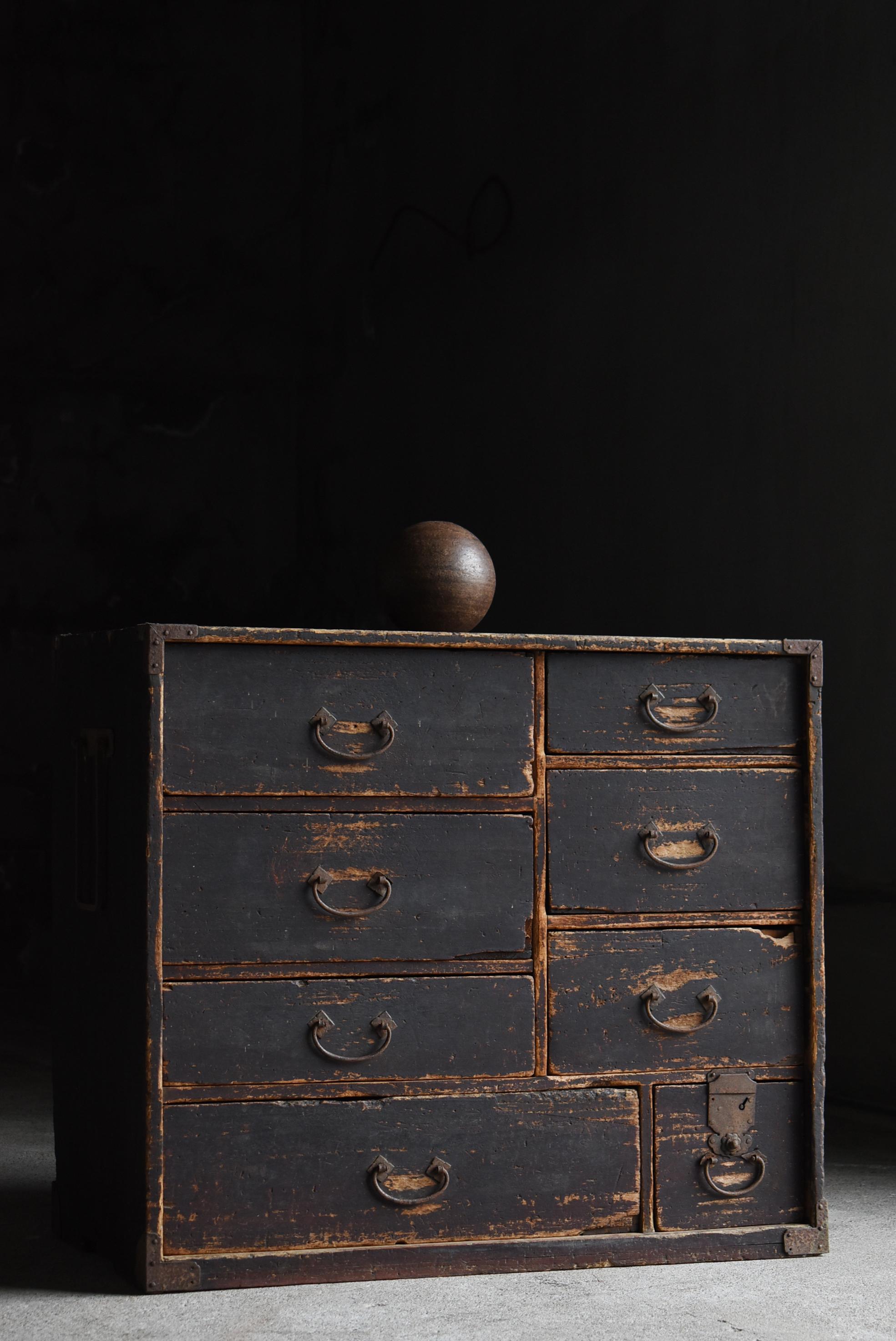 Giapponese Japanese Antique Edo period Drawer Chest 1830s-1844s / Sideboard Tansu Wabisabi in vendita