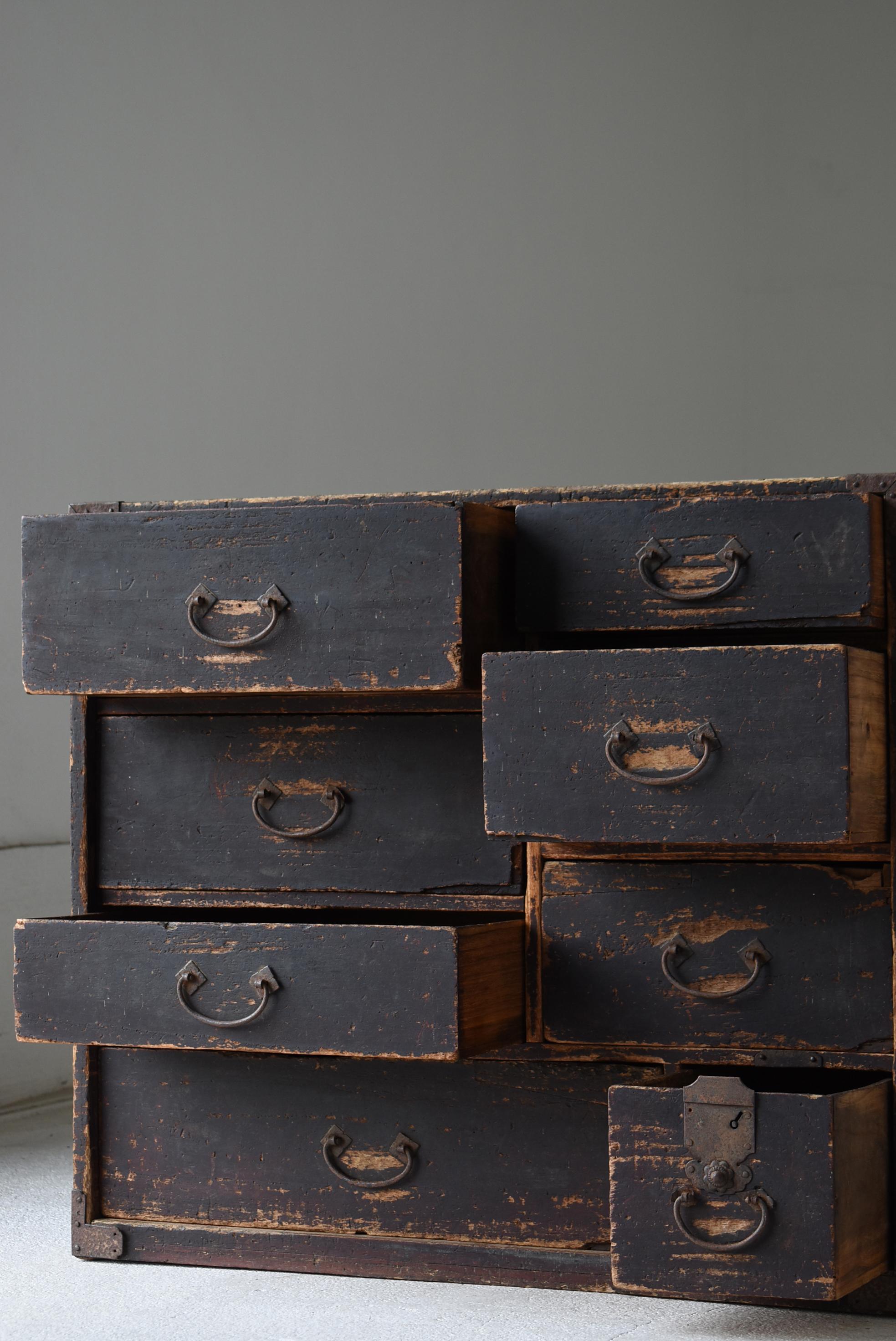 Japanese Antique Edo period Drawer Chest 1830s-1844s / Sideboard Tansu Wabisabi in vendita 2