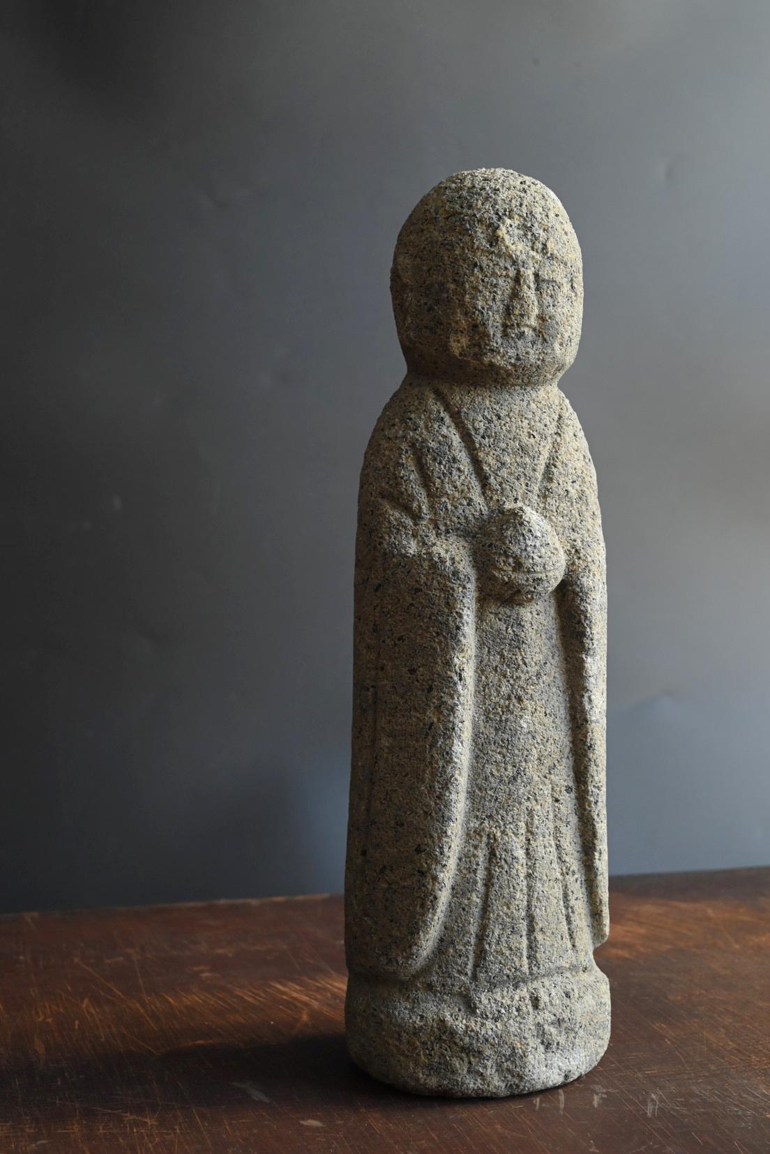 Antico Buddha di pietra giapponese del periodo Edo / XIX secolo / Ornamento da giardino in vendita 1