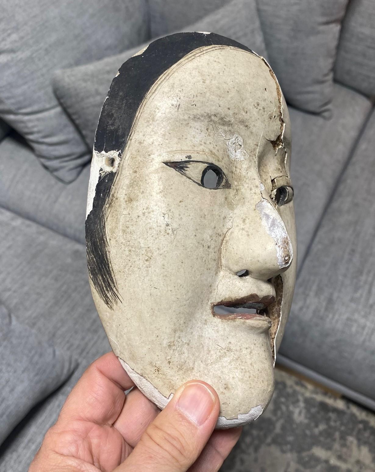 Japanische antike, signierte japanische Edo-Theatermaske aus Holz Noh Ko-Omote, 17.-18. Jahrhundert im Angebot 9