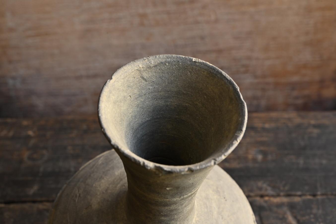 Japanese antique excavated jar / excavated earthenware / “Sueki”/ flower vase For Sale 2