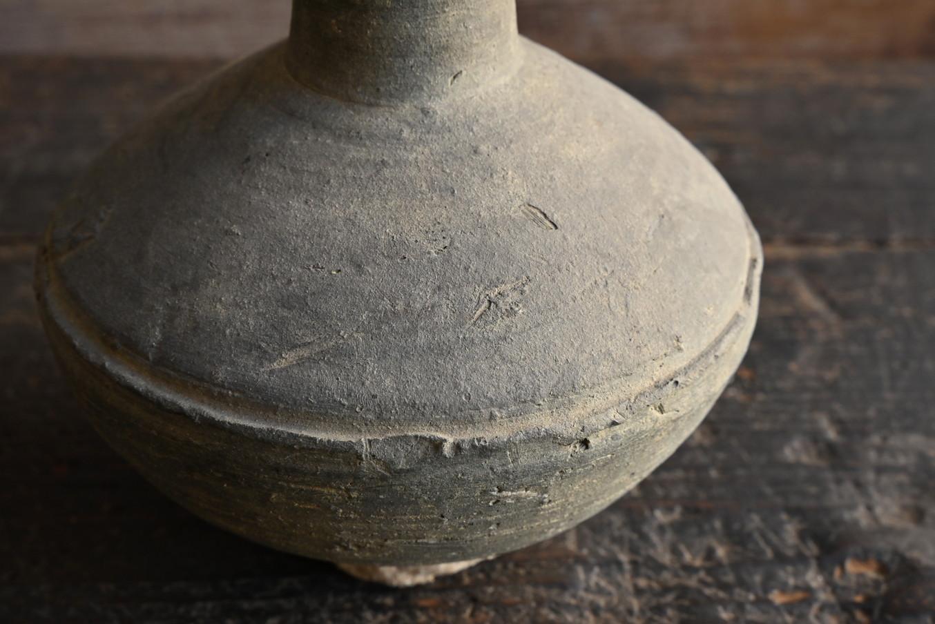Japanese antique excavated jar / excavated earthenware / “Sueki”/ flower vase For Sale 6
