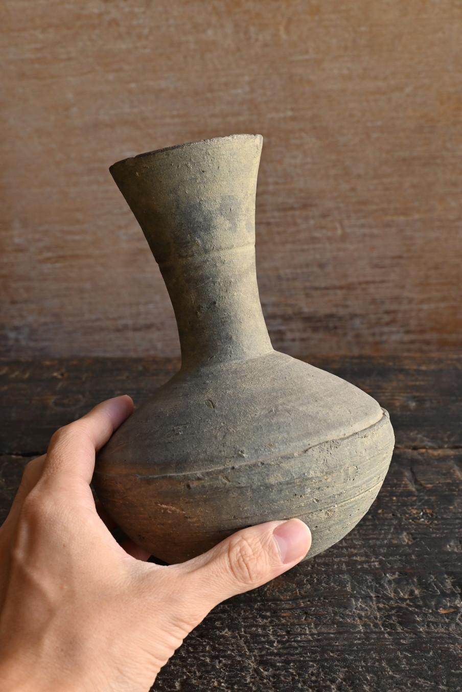 Japanischer antiker ausgegrabener Krug / ausgegrabenes Steingut / Sueki/ Blumenvase (Unglasiert) im Angebot