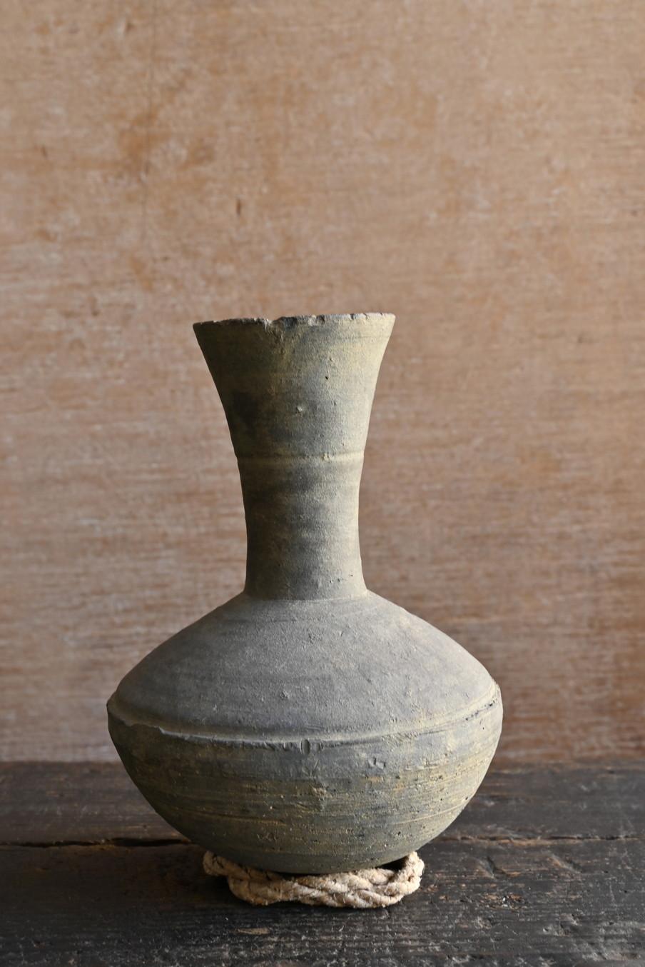 Pottery Japanese antique excavated jar / excavated earthenware / “Sueki”/ flower vase