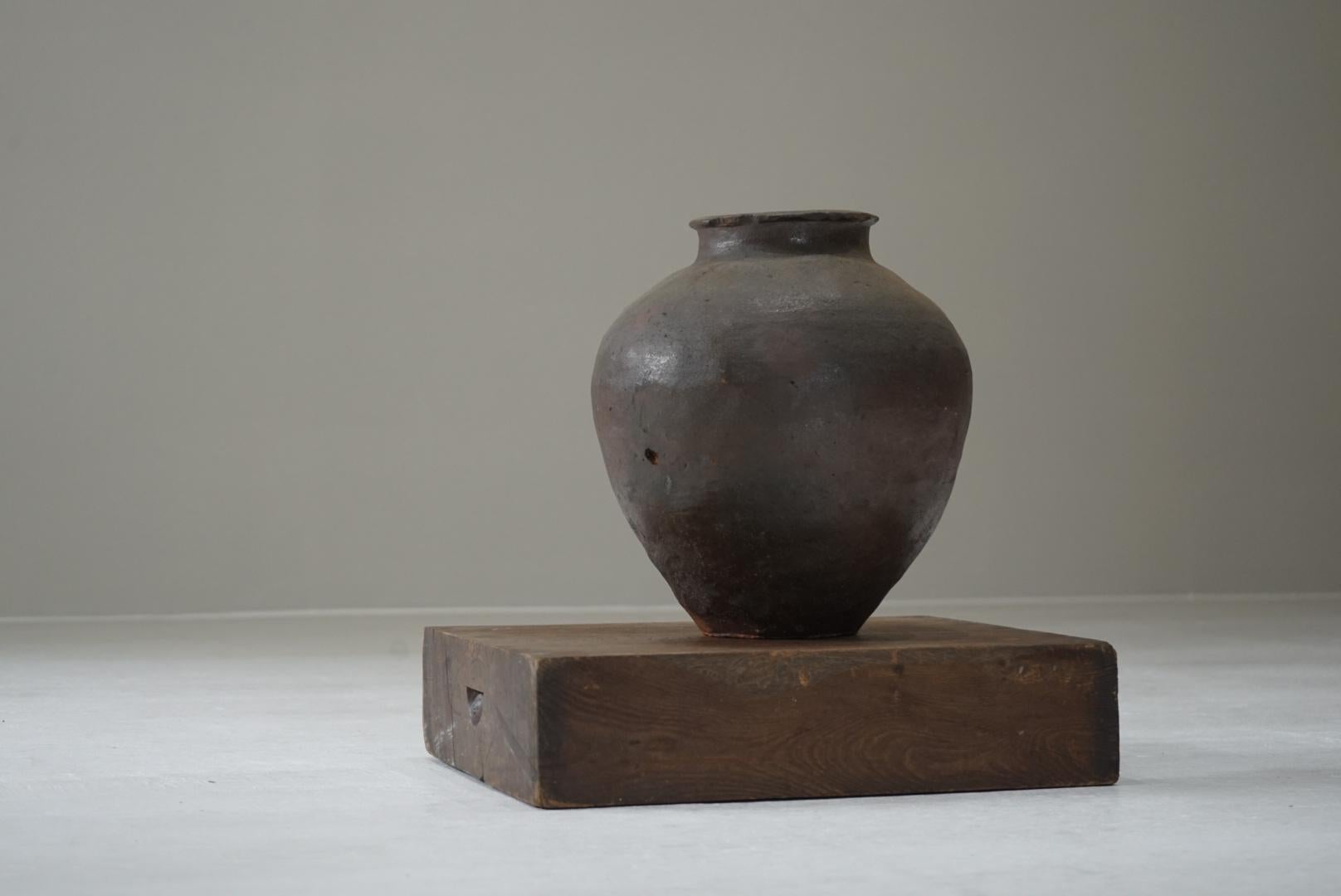 Japanese Antique Exhibition stand Solid wood Zelkova wood Wabi-Sabi For Sale 2