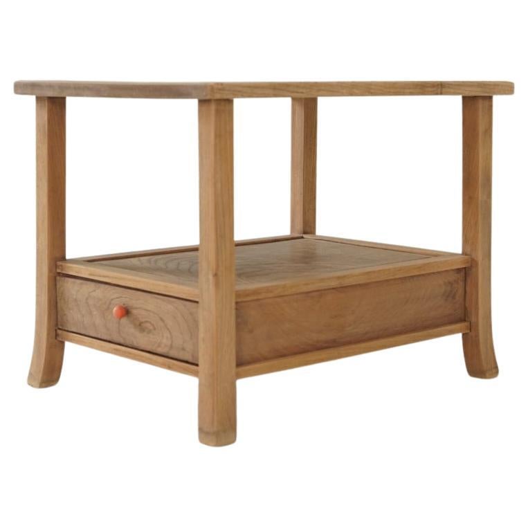 Mesa auxiliar japonesa antigua de exposición de madera de zelkova de los años 30 Wabi-Sabi