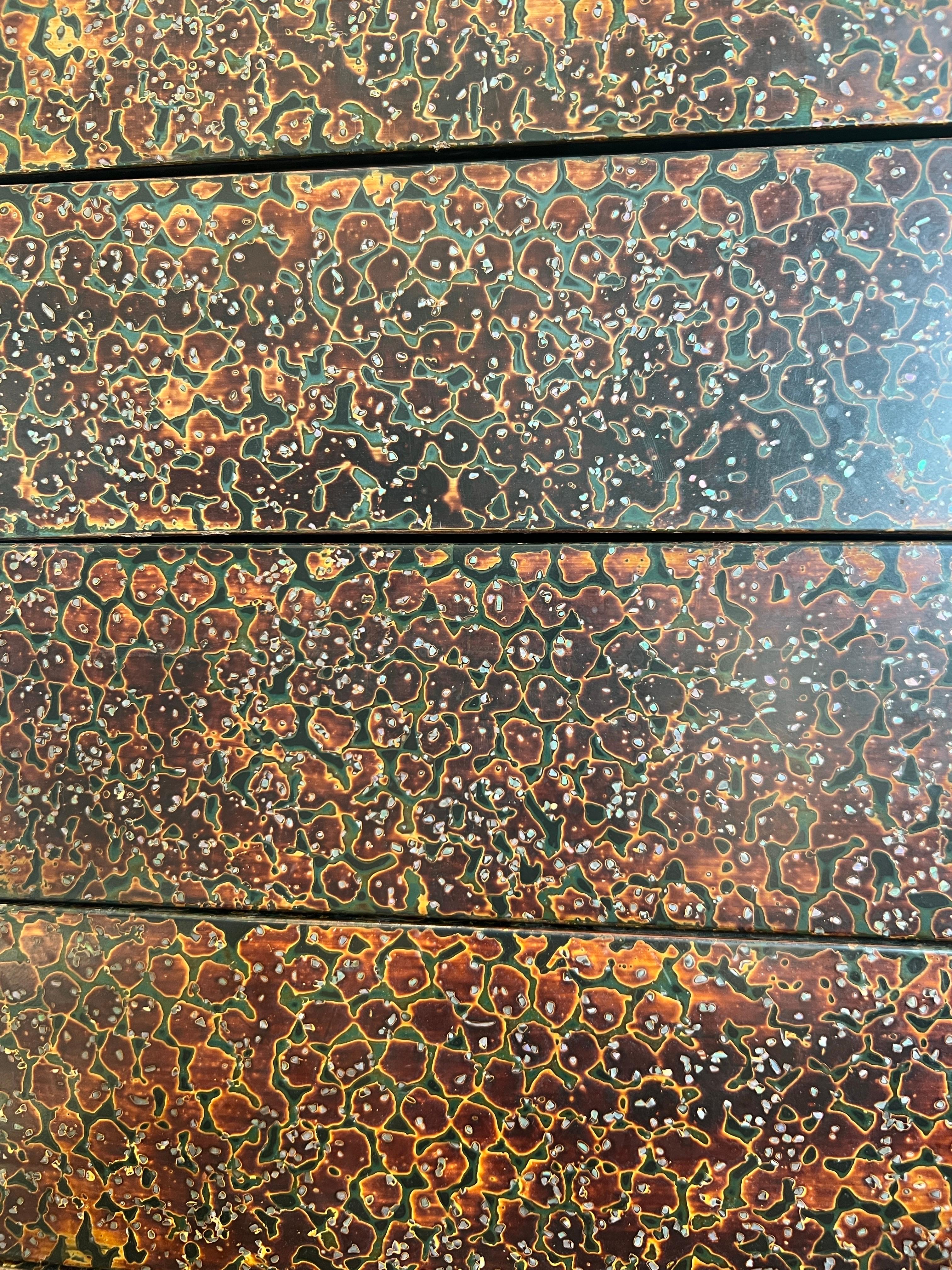 Boîte à bento laquée japonaise ancienne à cinq étages (Jubako) avec finition Tsugaru-nuri en vente 5