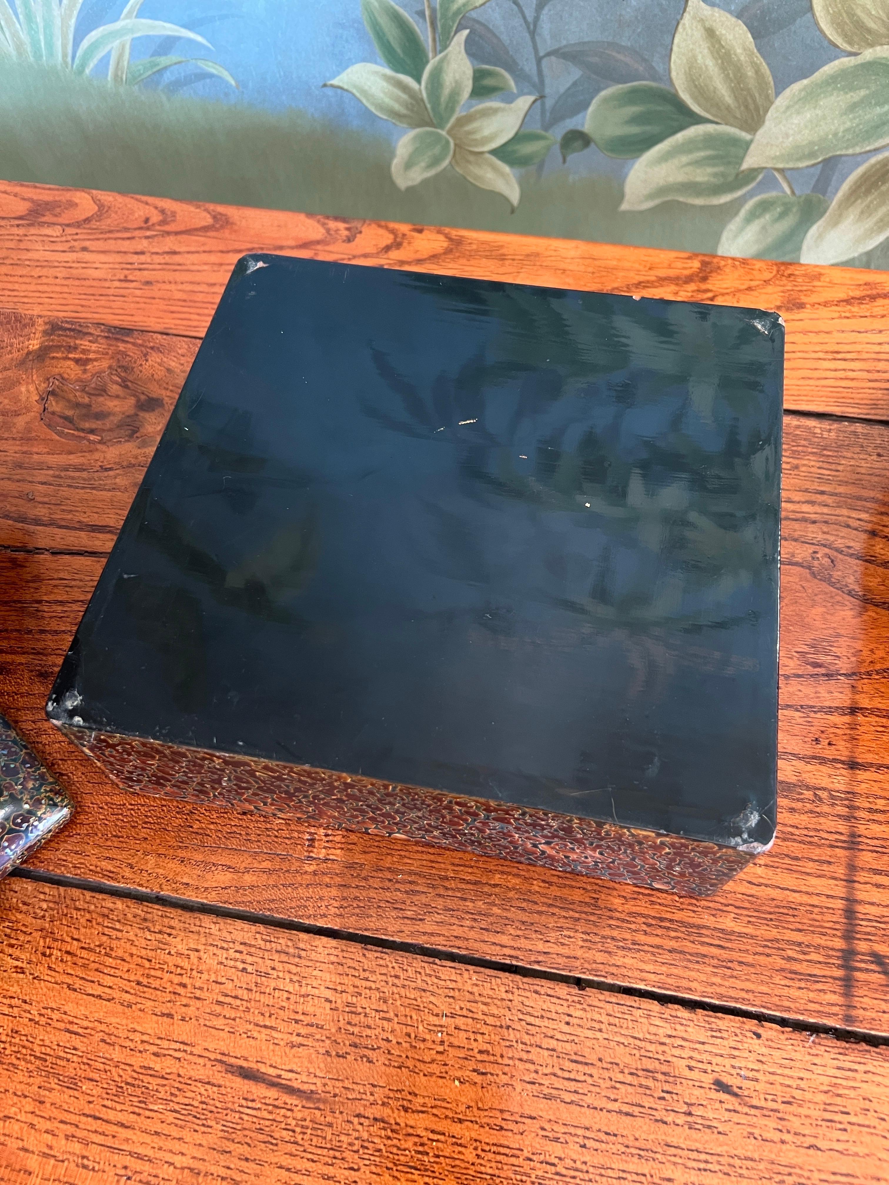 Boîte à bento laquée japonaise ancienne à cinq étages (Jubako) avec finition Tsugaru-nuri en vente 8