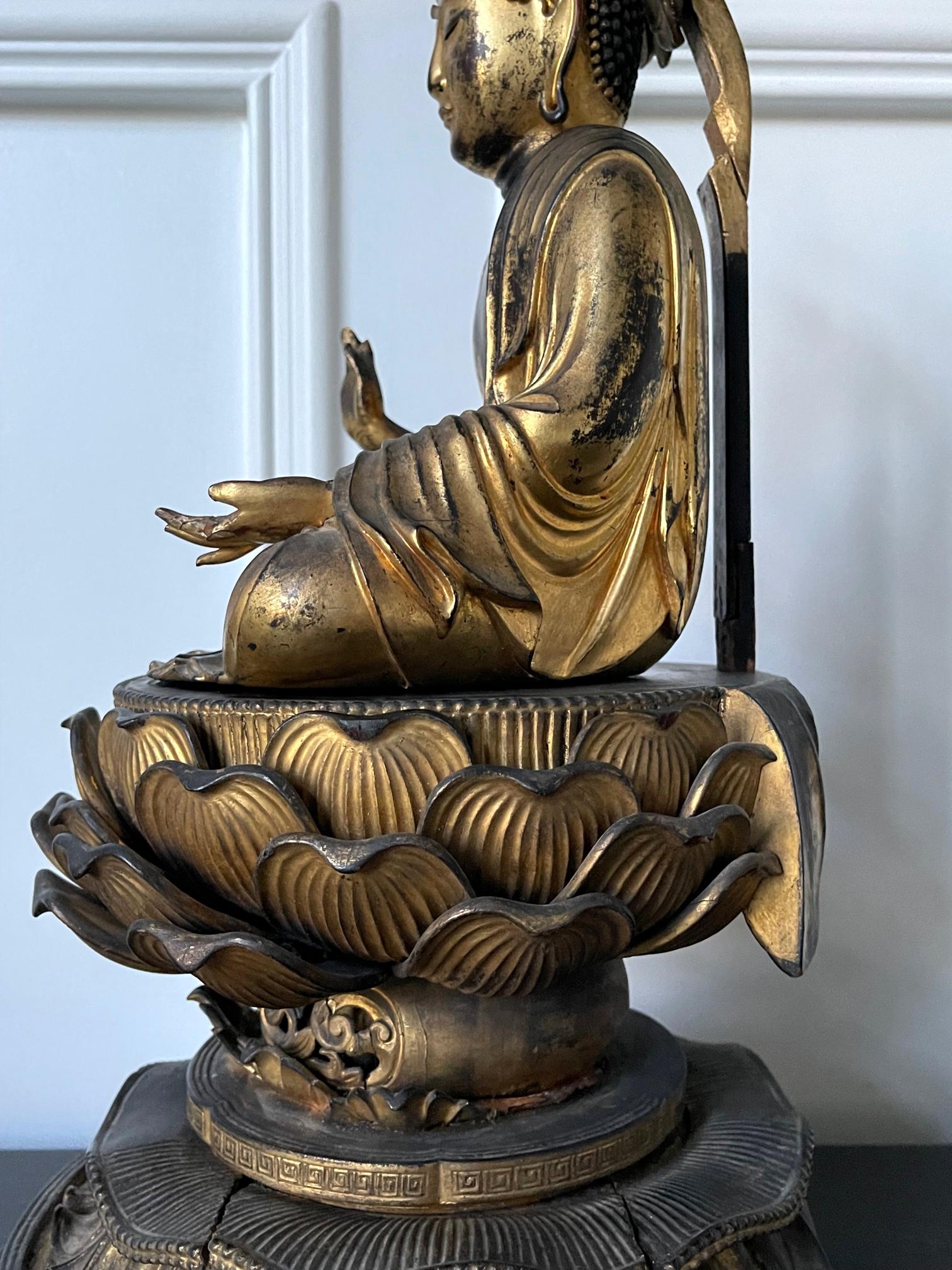 Japanese Antique Gilt Wood Amitabha Buddha on Loctus Throne Statue For Sale 2