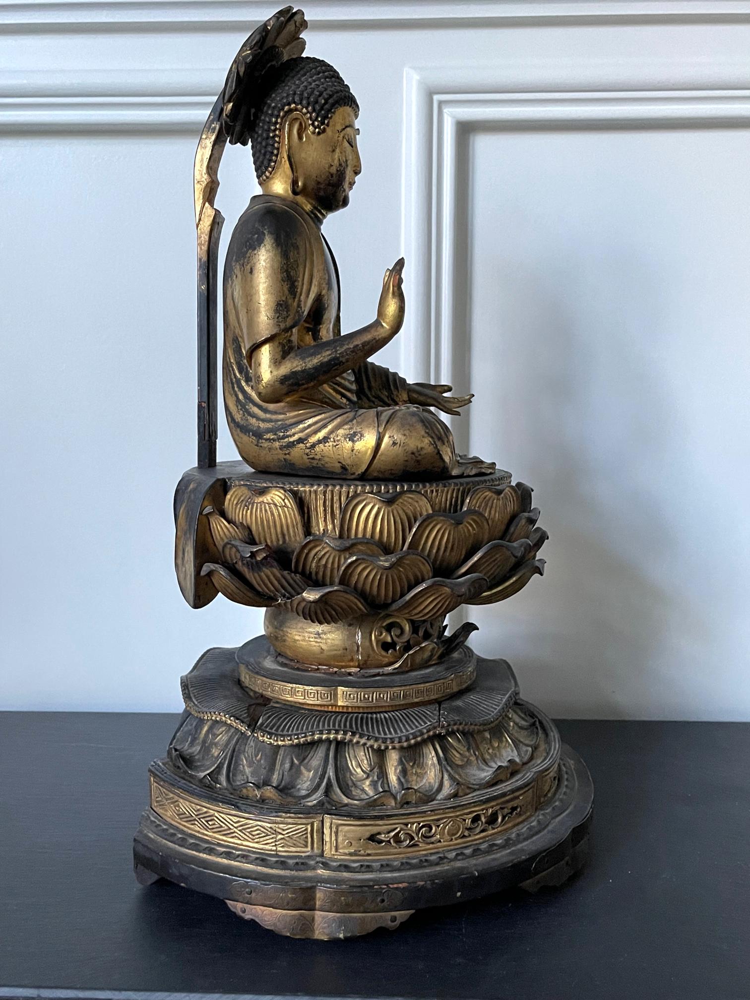 Japanese Antique Gilt Wood Amitabha Buddha on Loctus Throne Statue For Sale 5