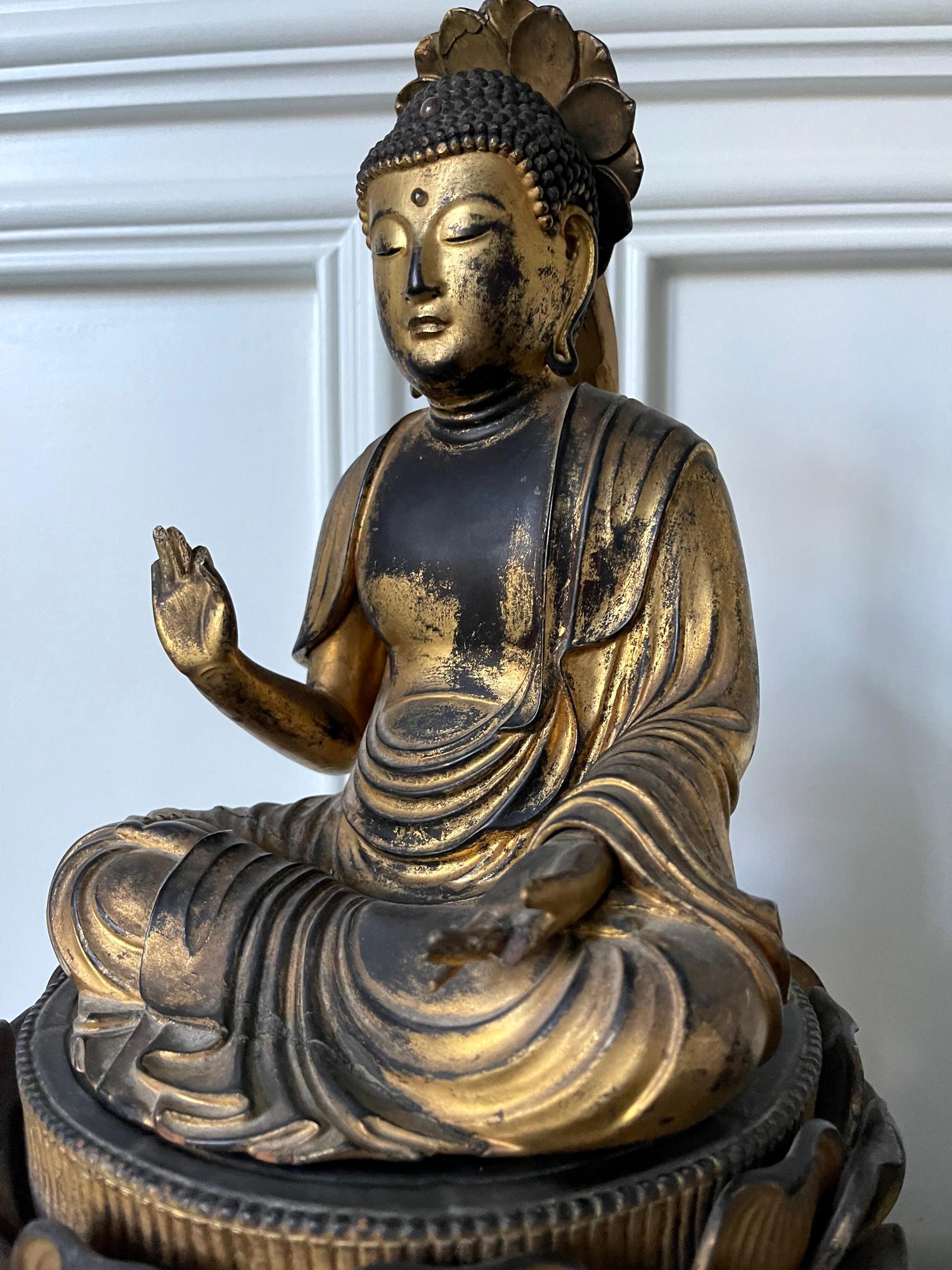 Japanische antike Amitabha-Buddha-Statue aus vergoldetem Holz auf Loctus- Throns im Angebot 12