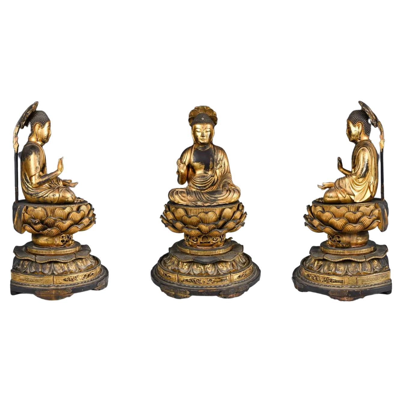 Japanische antike Amitabha-Buddha-Statue aus vergoldetem Holz auf Loctus- Throns im Angebot 13