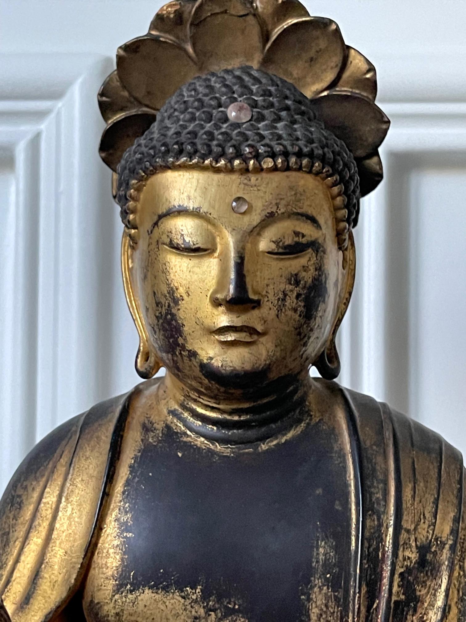 Japanische antike Amitabha-Buddha-Statue aus vergoldetem Holz auf Loctus- Throns im Zustand „Gut“ im Angebot in Atlanta, GA