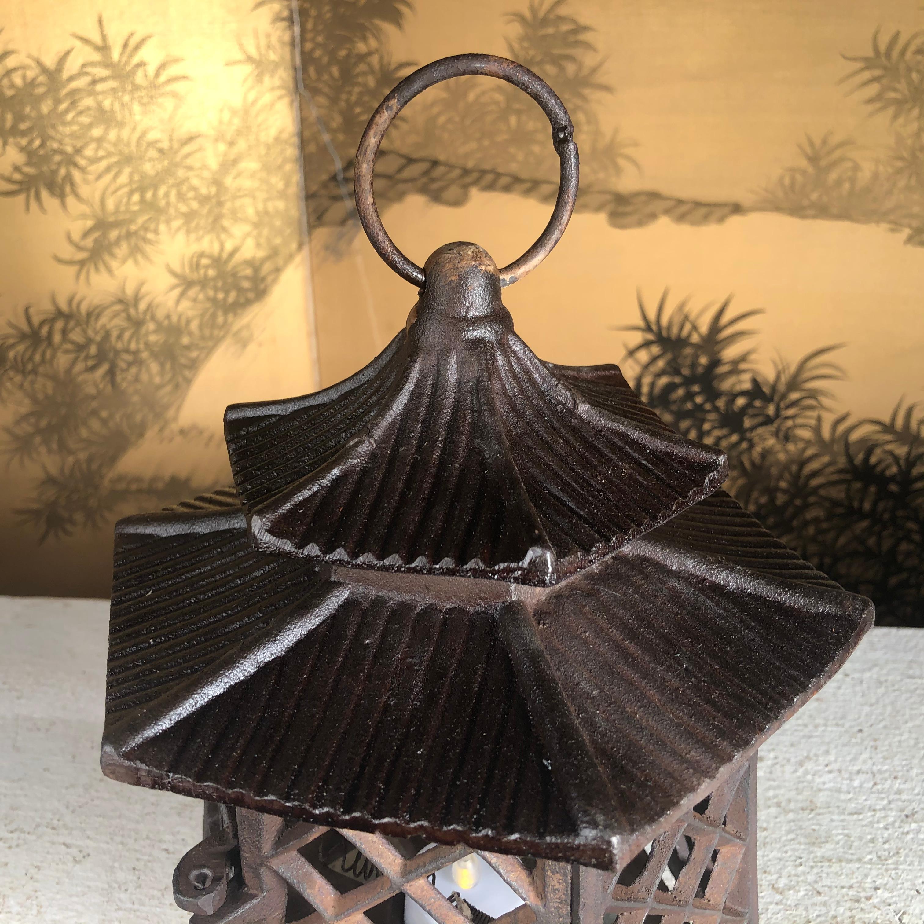 cast iron pagoda lantern