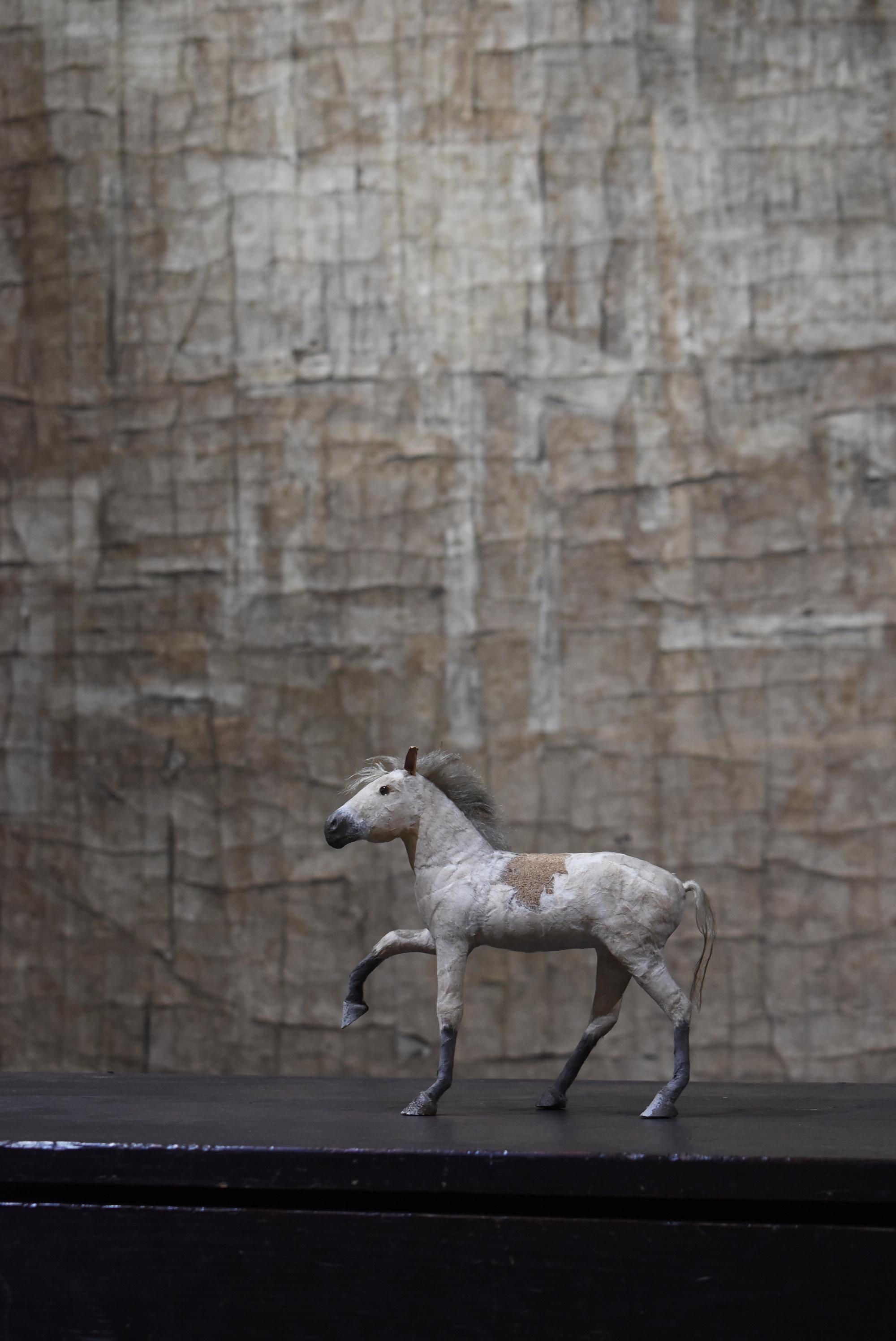 Figurine japonaise ancienne de cheval 1900s-1940s / Objects for Objects Wabi Sabi en vente 6