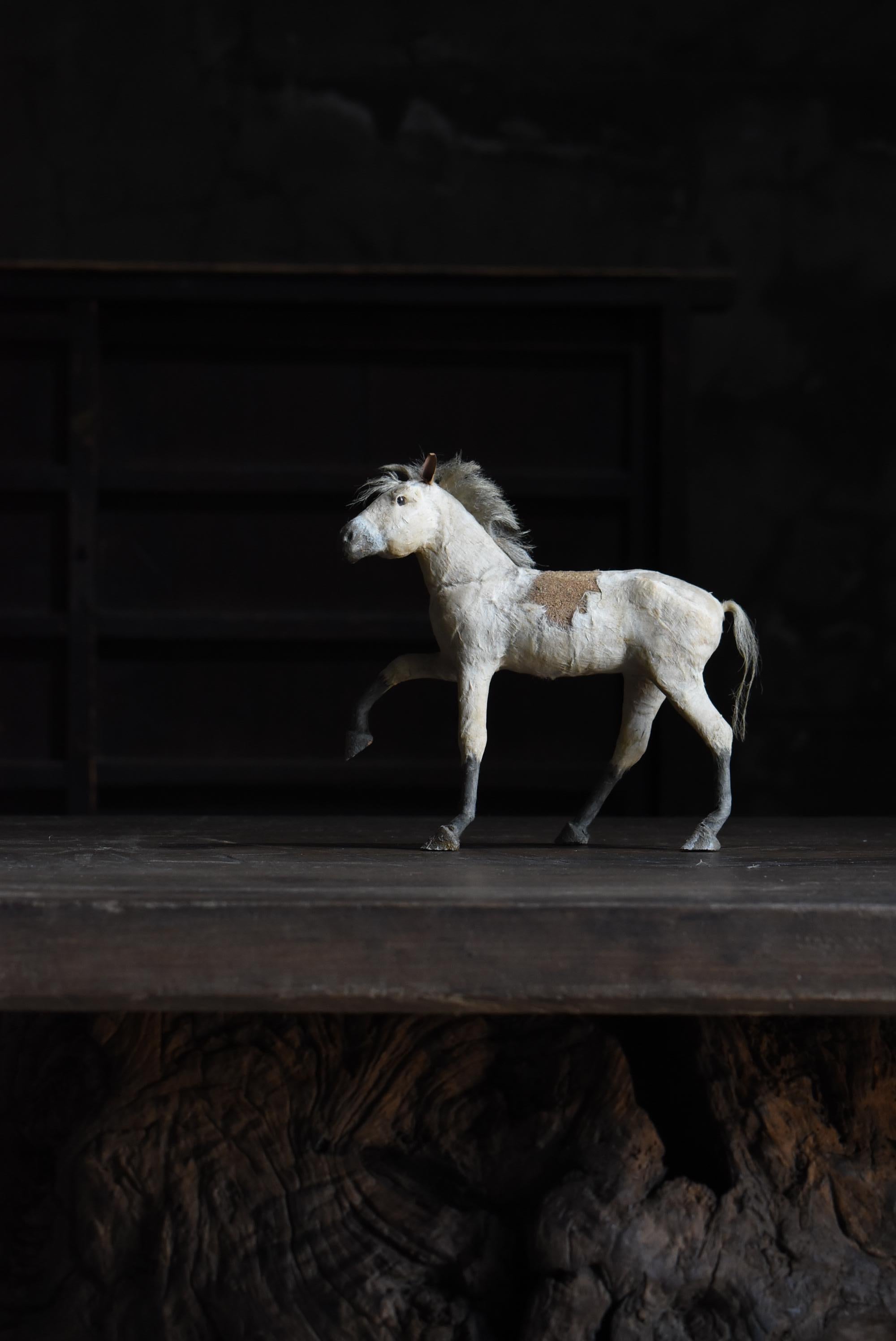 Showa Figurine japonaise ancienne de cheval 1900s-1940s / Objects for Objects Wabi Sabi en vente
