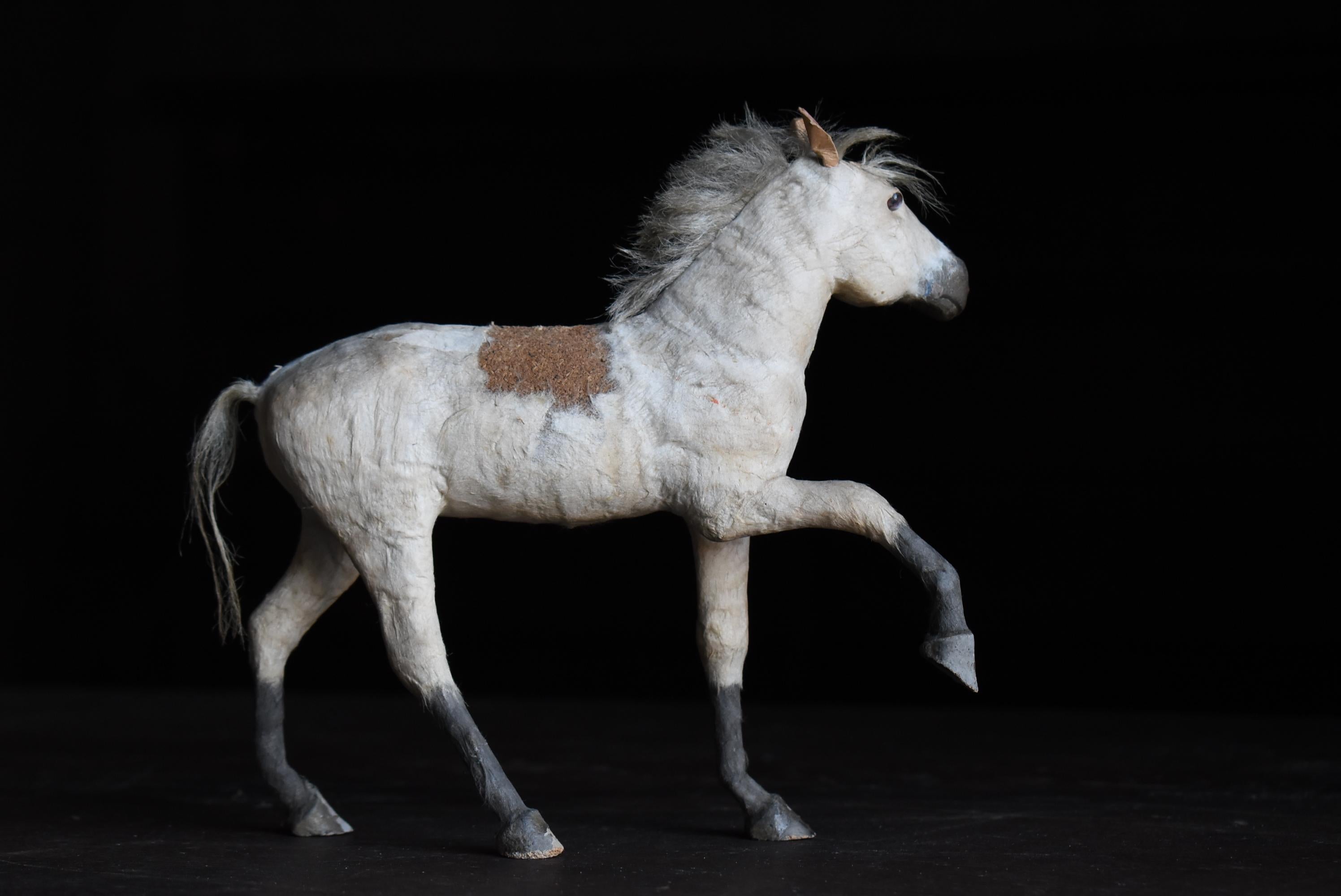 Verre Figurine japonaise ancienne de cheval 1900s-1940s / Objects for Objects Wabi Sabi en vente