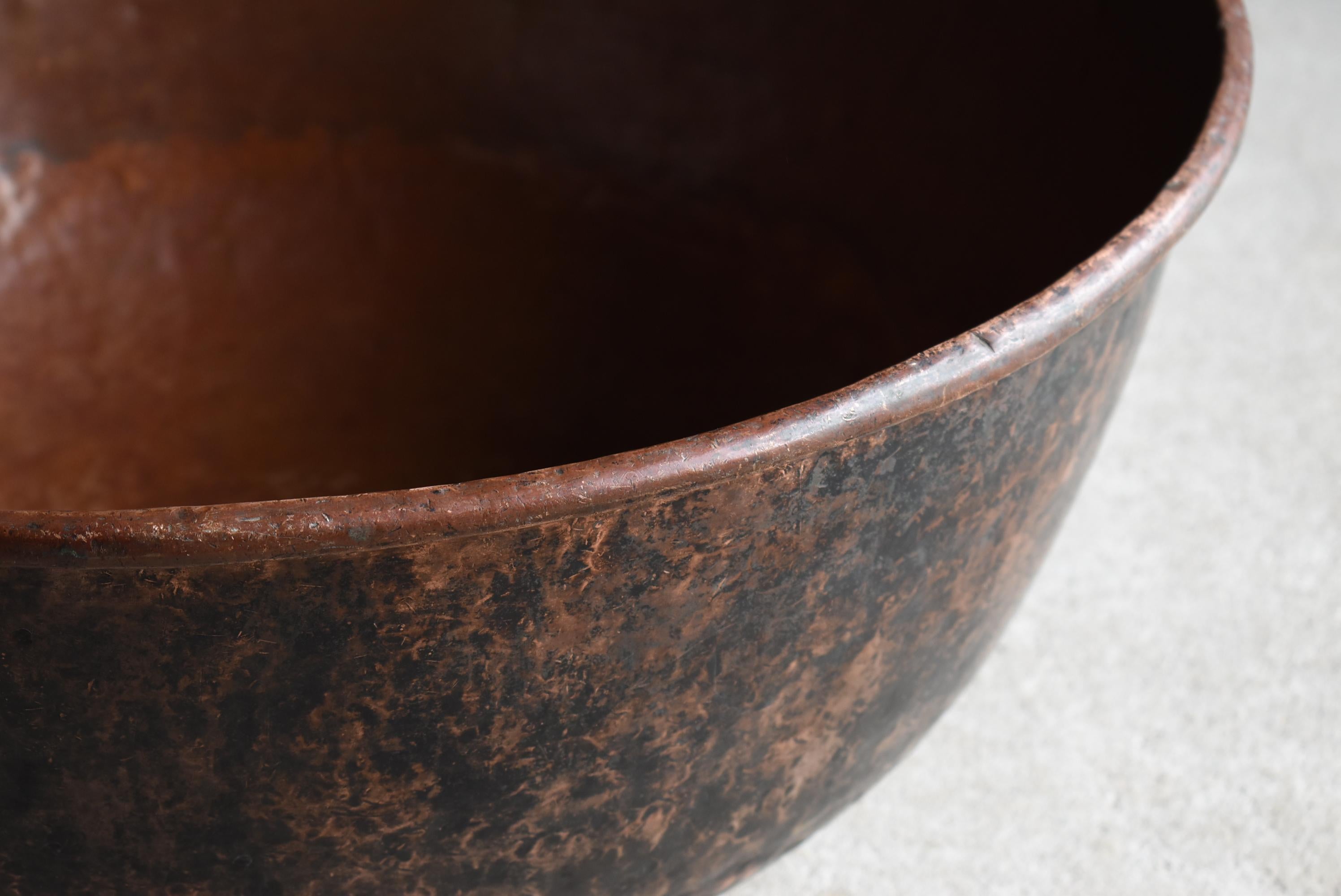20th Century Japanese Antique Huge Copper Bowl 1900s-1940s / Flower Vase Wabi Sabi For Sale