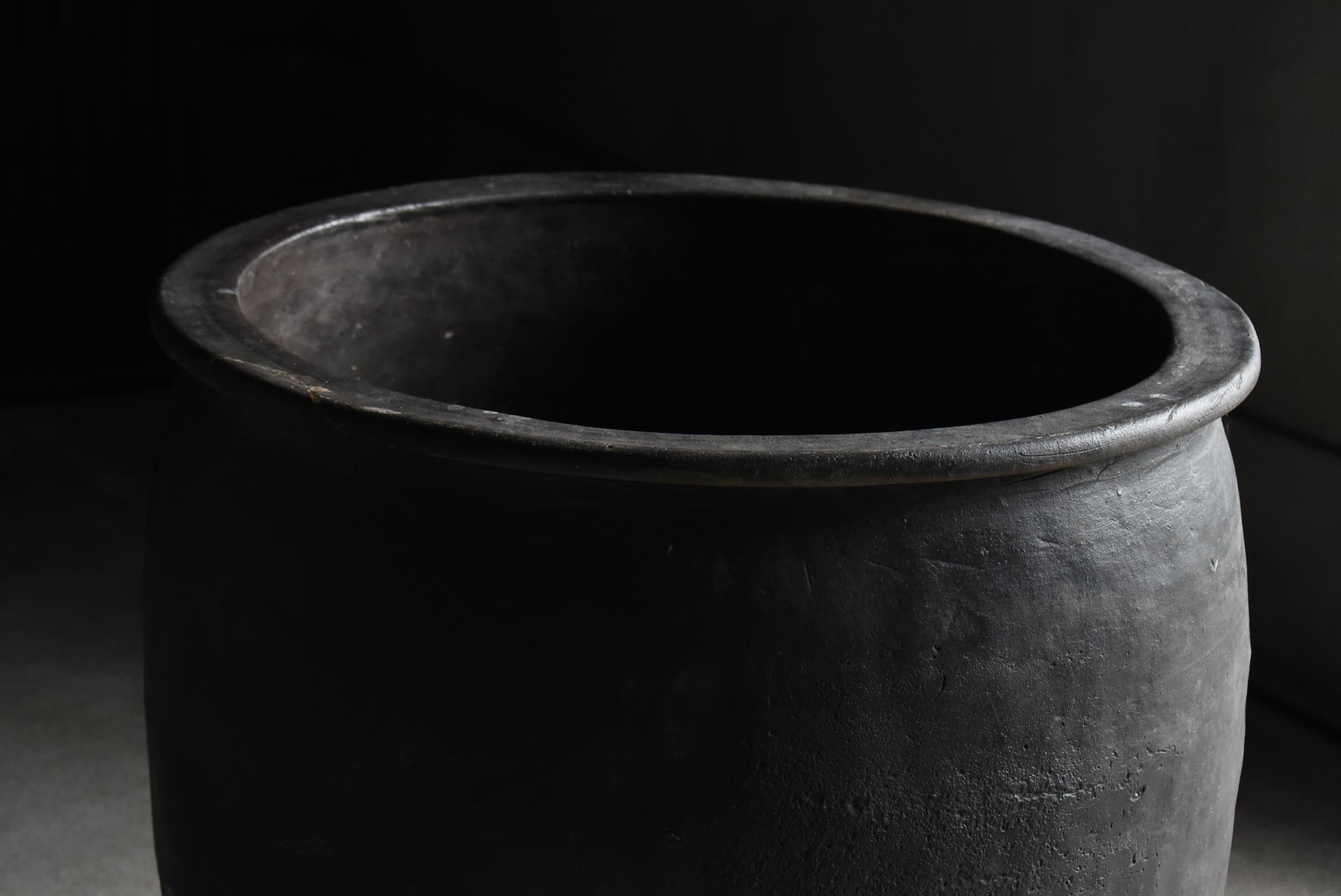 Japanese Antique Huge Indigo Dyed Jar 1860s-1920s / Pottery Vase Wabi Sabi In Good Condition In Sammu-shi, Chiba