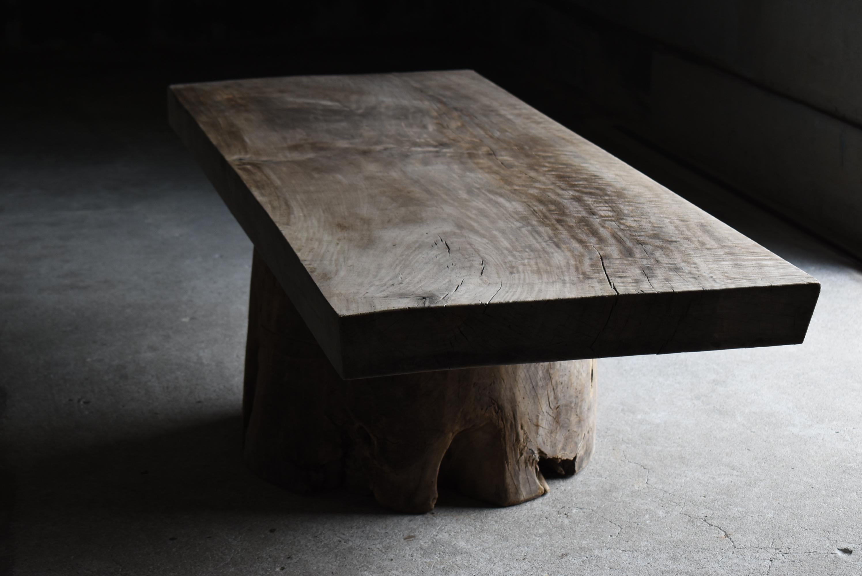 Japanischer antiker Riesentisch 1860er-1920er Jahre / Primitiver Beistelltisch Wabi Sabi im Angebot 1