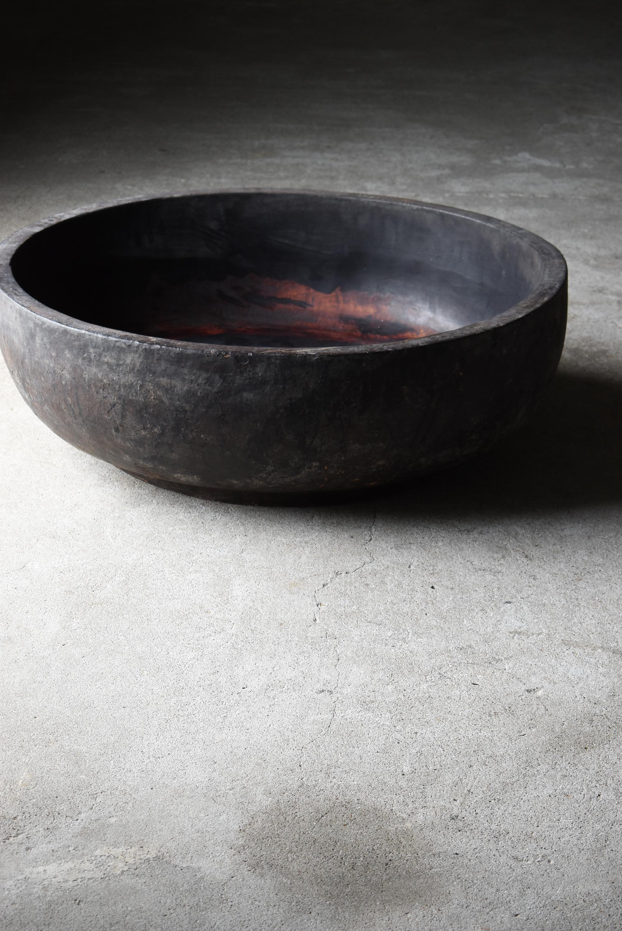 Japanese Antique Huge Wooden Bowl 1906s / Primitive Object Wabisabi Mingei For Sale 5