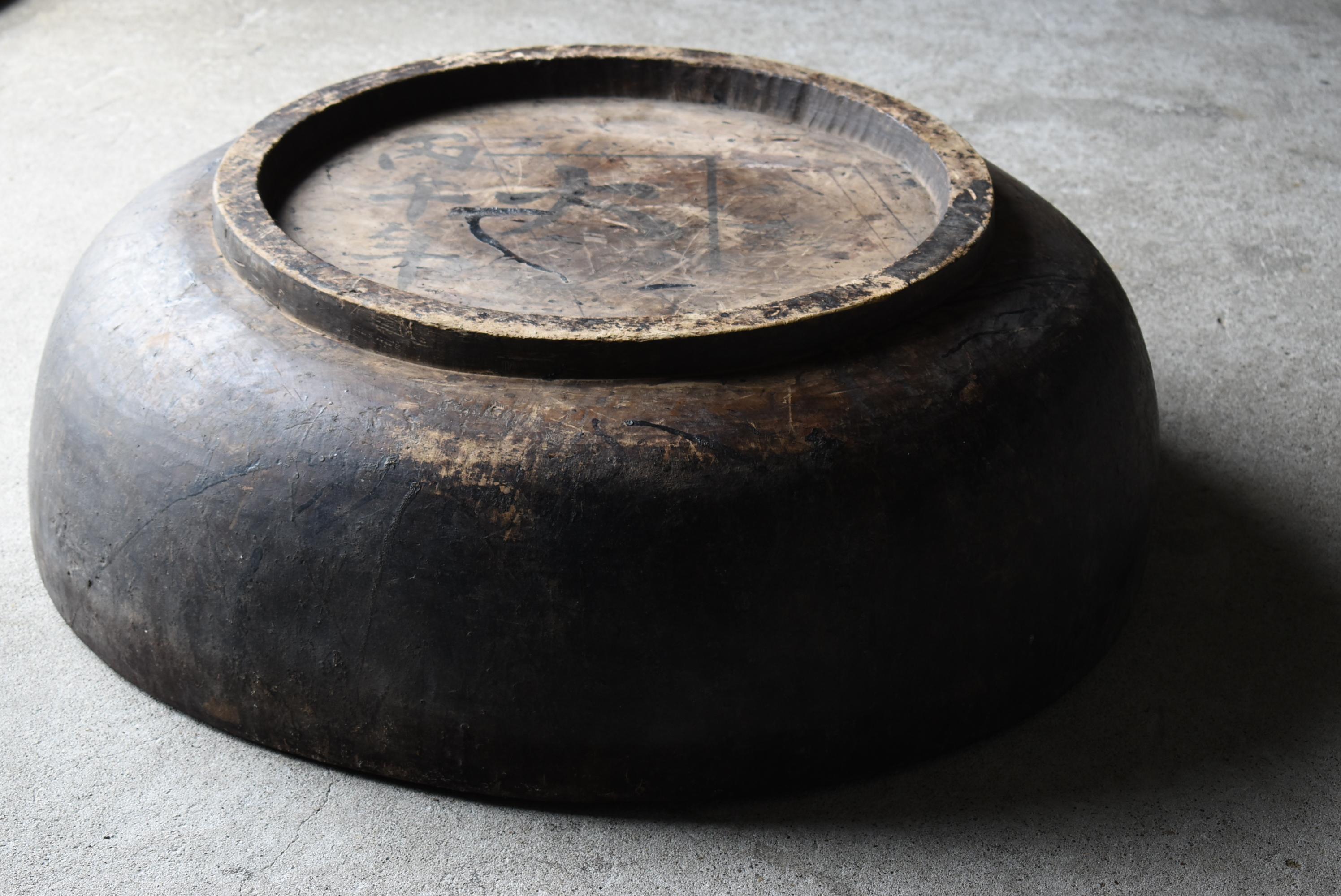 Japanese Antique Huge Wooden Bowl 1906s / Primitive Object Wabisabi Mingei For Sale 10