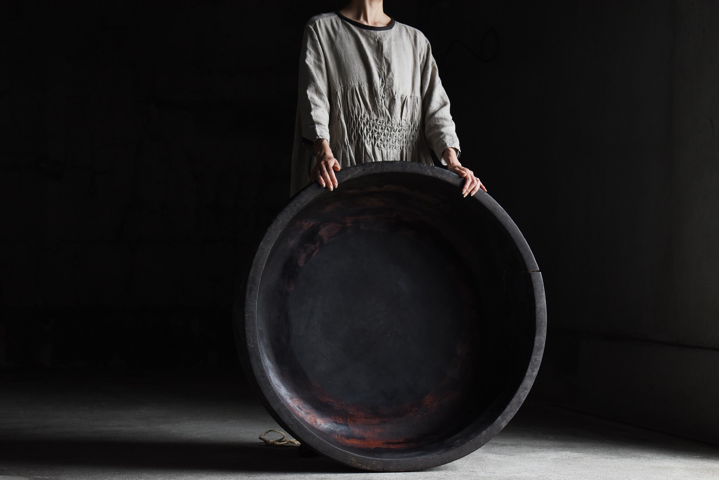 Japanese Antique Huge Wooden Bowl 1906s / Primitive Object Wabisabi Mingei For Sale 13