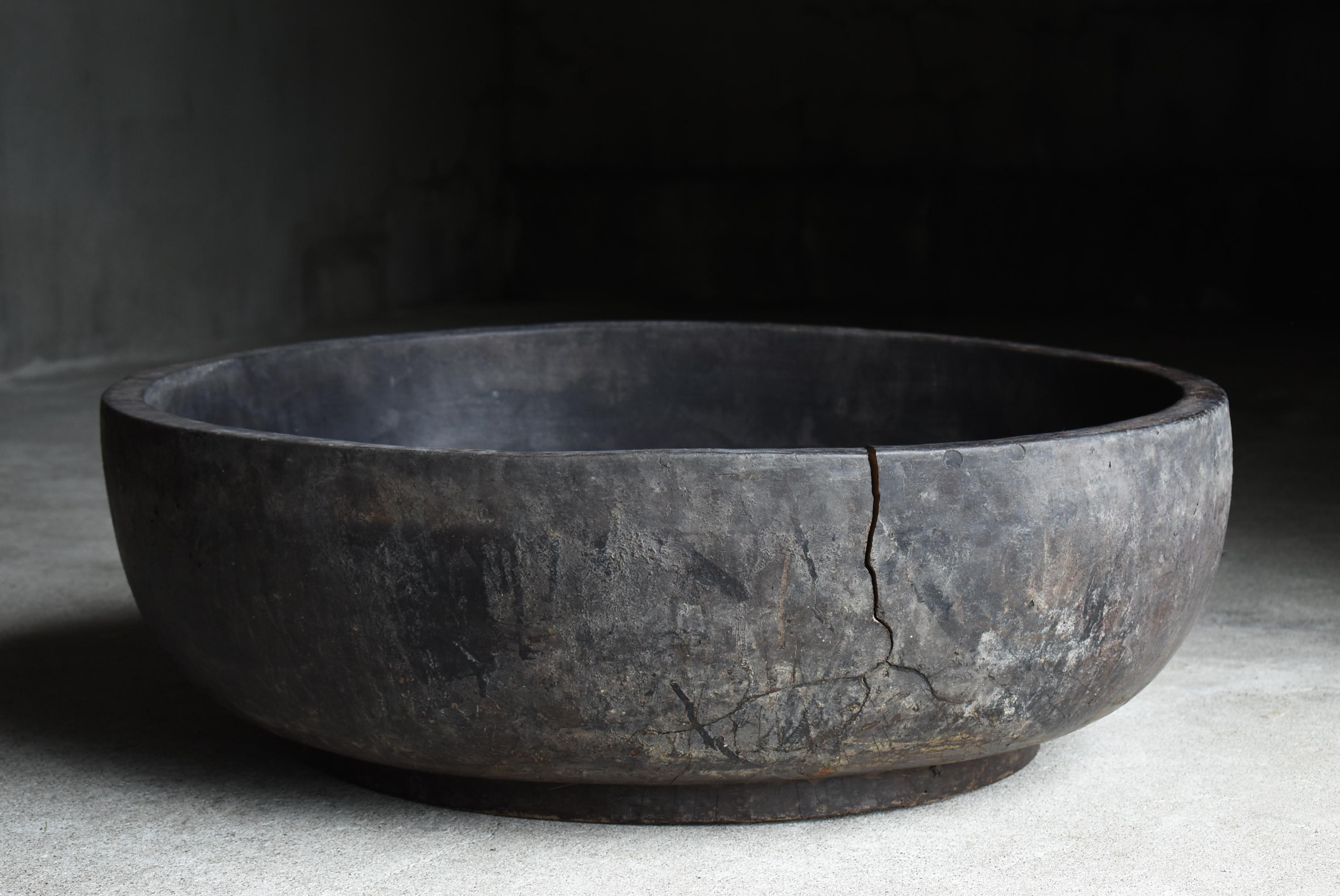 Japanese Antique Huge Wooden Bowl 1906s / Primitive Object Wabisabi Mingei For Sale 1