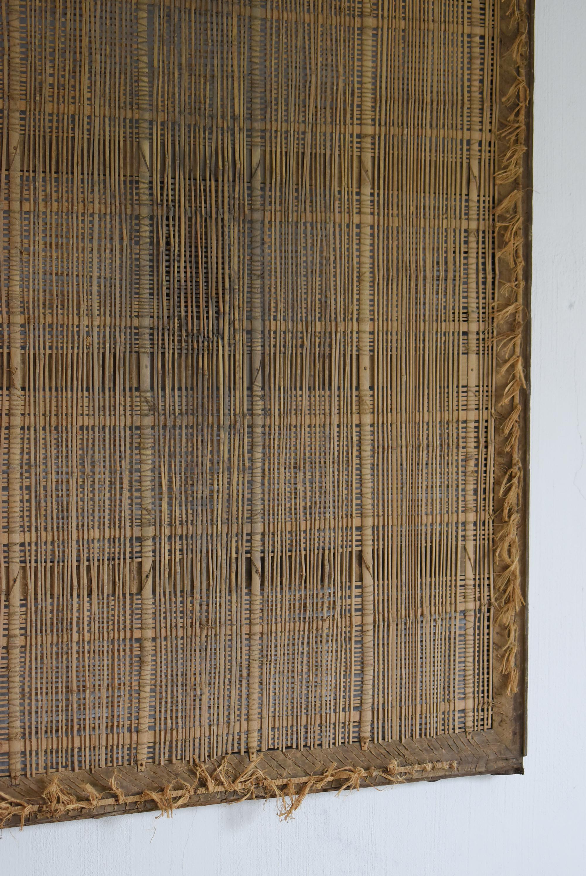 Travail du bois Porte ancienne en lattes de bambou tressées 1860s-1900s / Abstract Art Wabisabi en vente