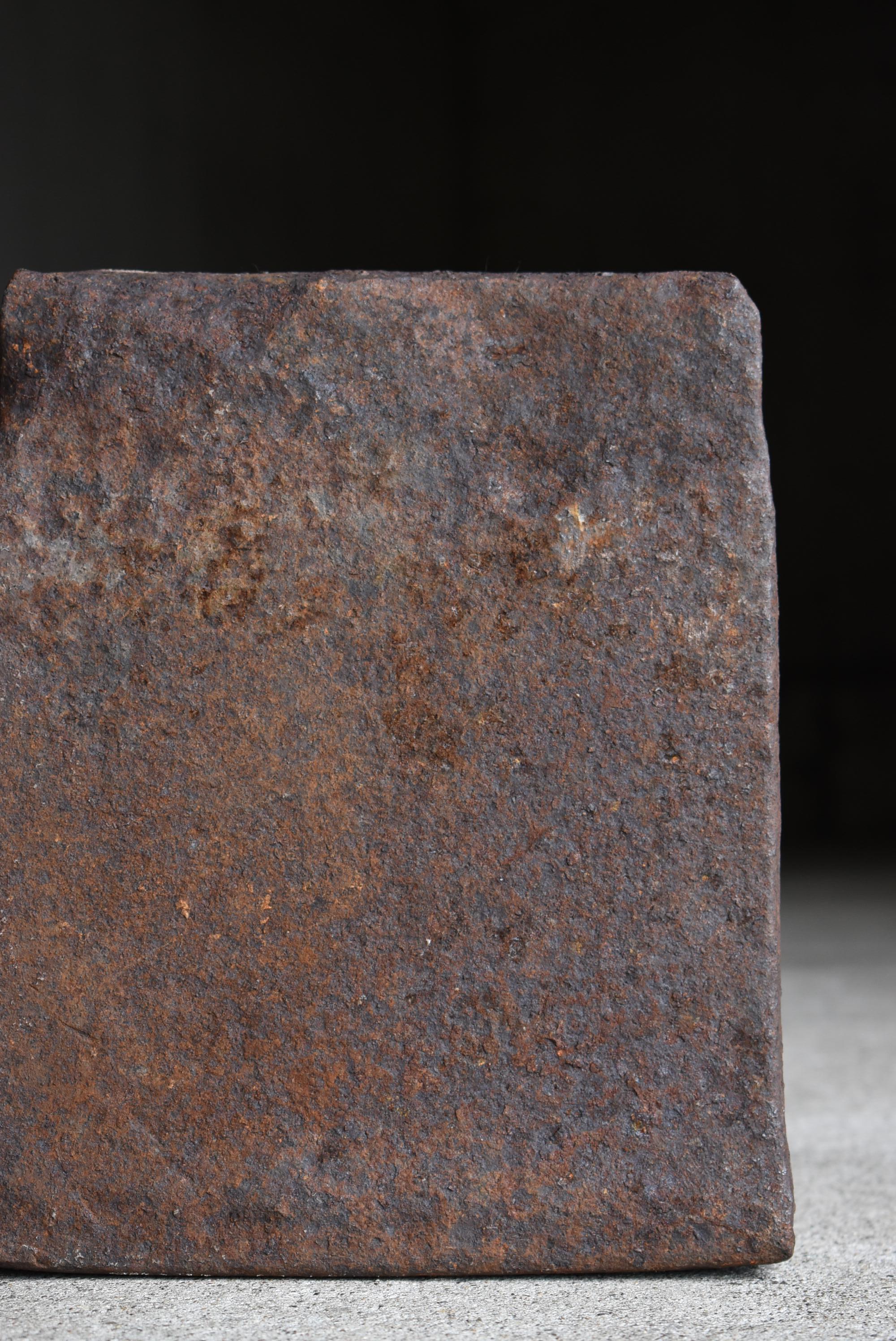 Japanese Antique Iron Block 1920s-1940s / Object Wabisabi In Good Condition For Sale In Sammu-shi, Chiba
