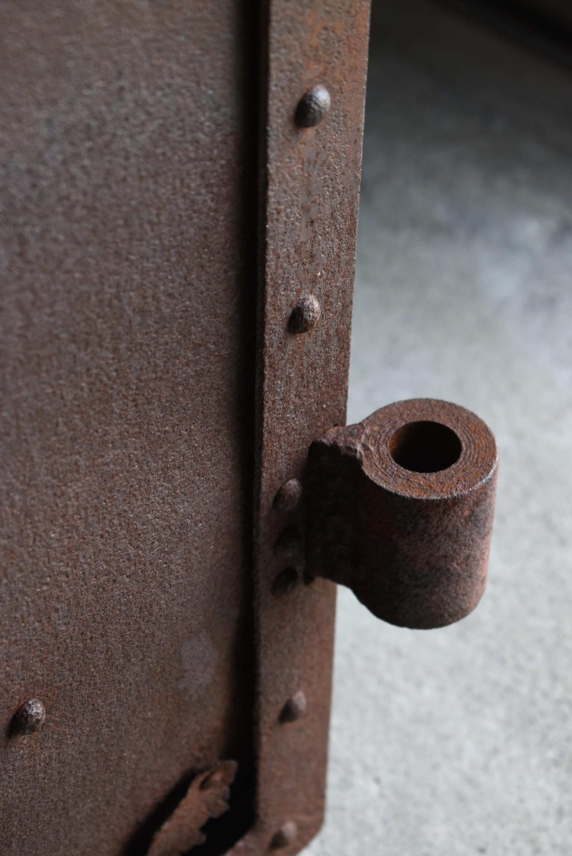 Japanese Antique Iron Double Door 1860s-1920s / Steel Gate Wabi Sabi For Sale 6
