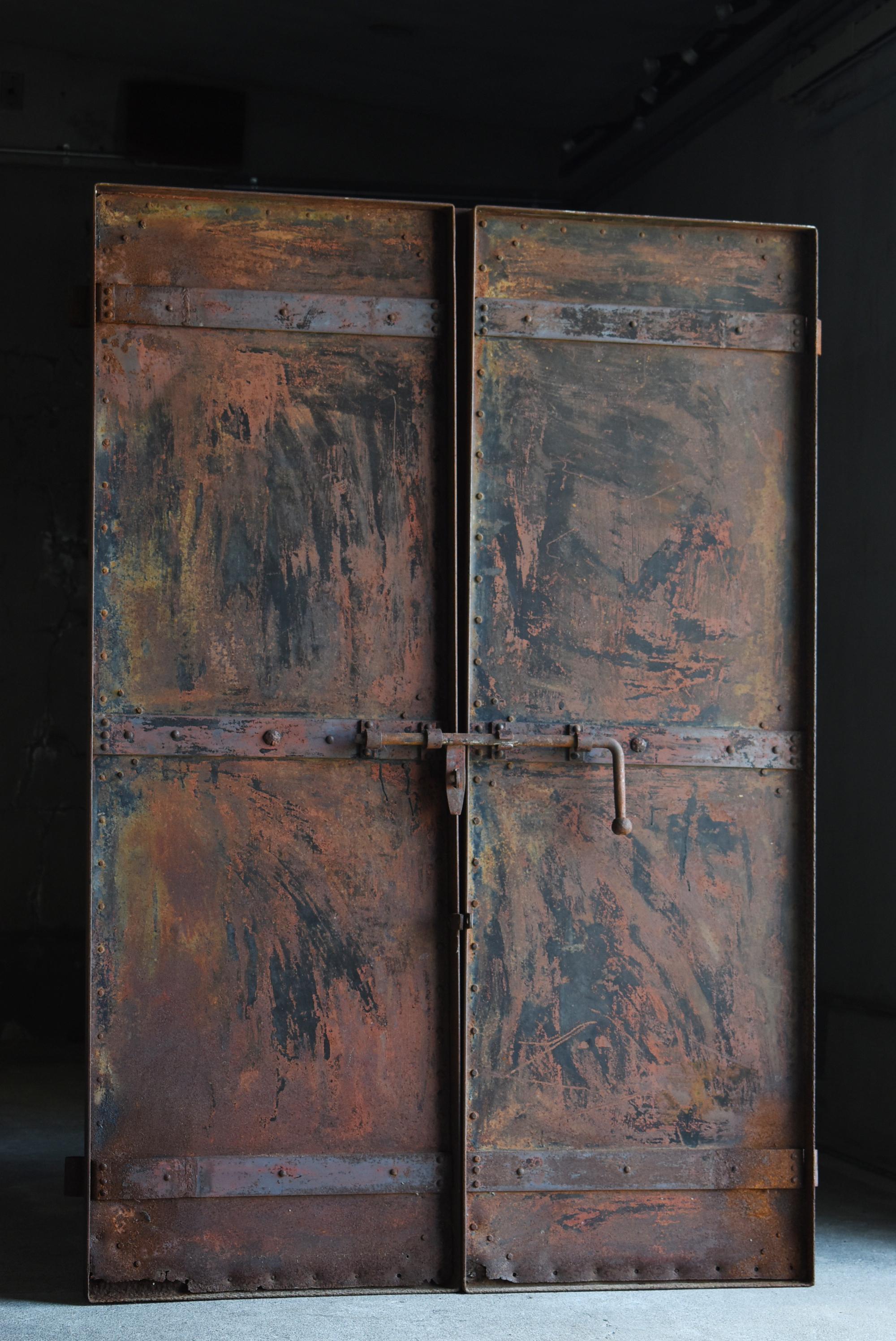 Japanese Antique Iron Double Door 1860s-1920s / Steel Gate Wabi Sabi For Sale 9