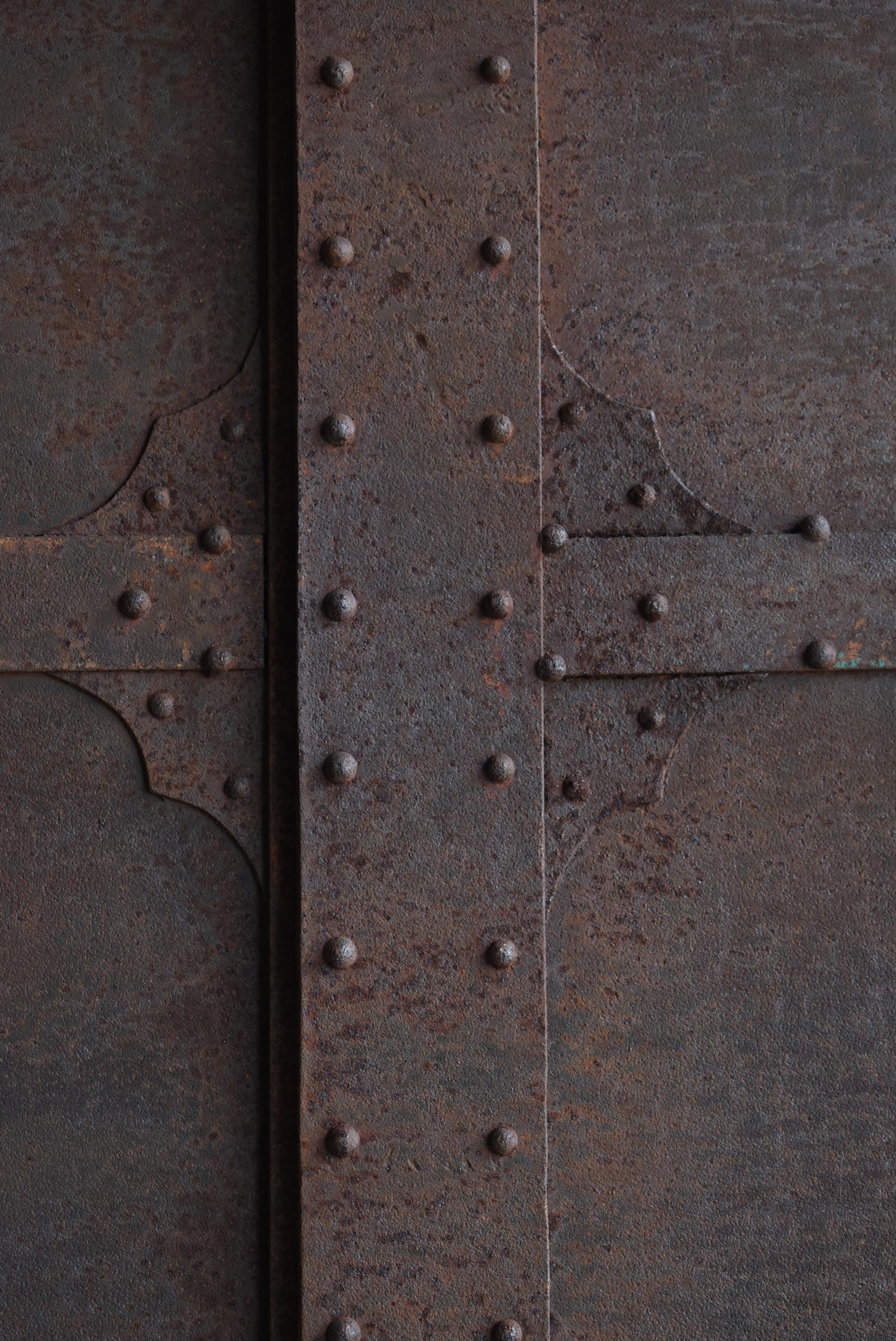 Japanese Antique Iron Double Door 1860s-1920s / Steel Gate Wabi Sabi For Sale 3