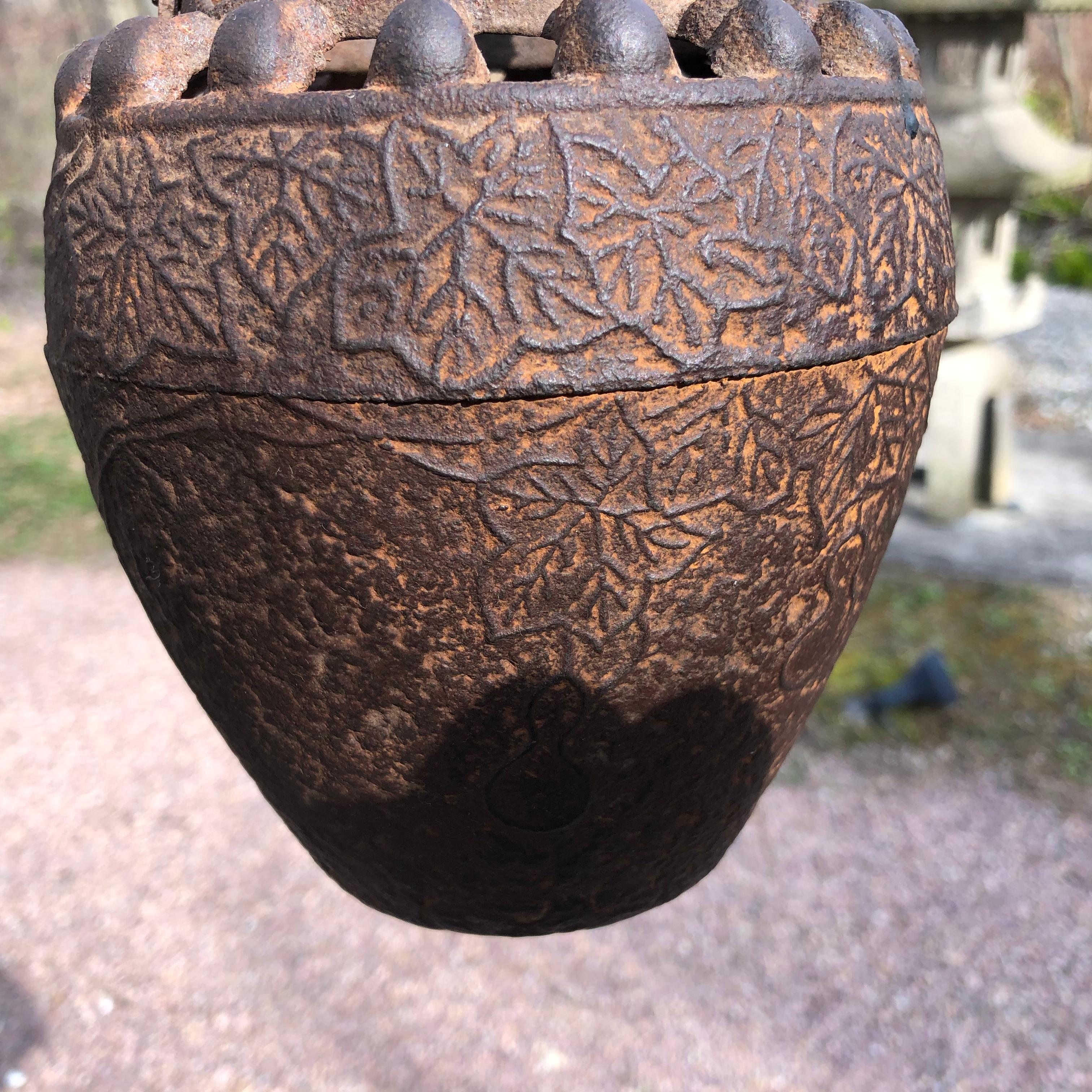 Japanese Antique Iron Hanging Flower Vase and Chain, 19th Century 6