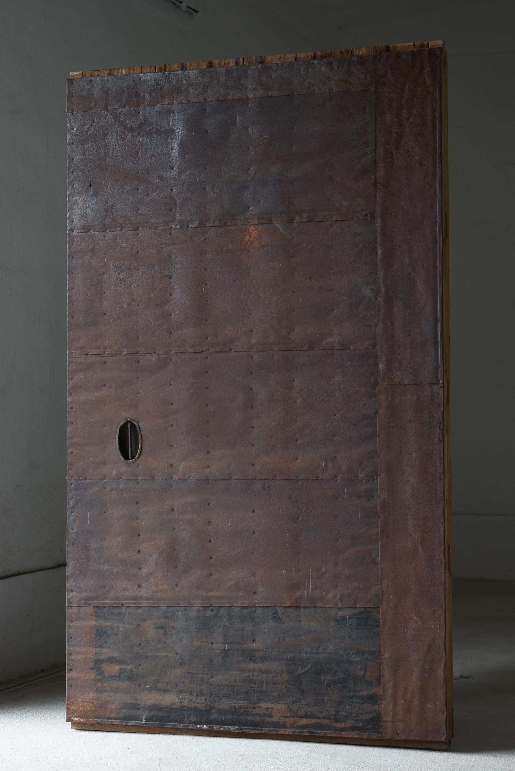 Japanese Antique Iron Plate Door 1860s-1900s / Wabisabi In Good Condition In Sammu-shi, Chiba