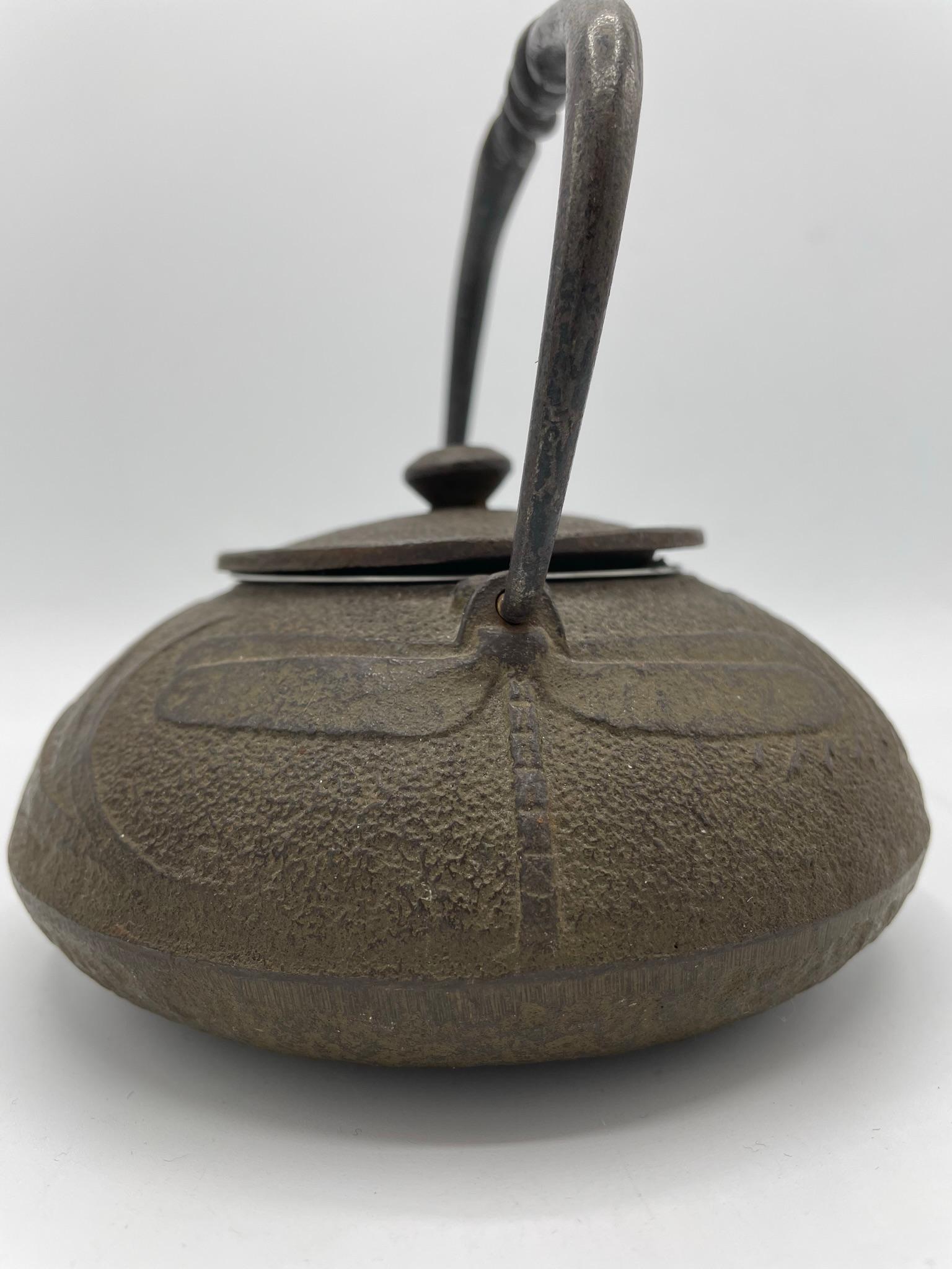 cast iron kettle pot antique