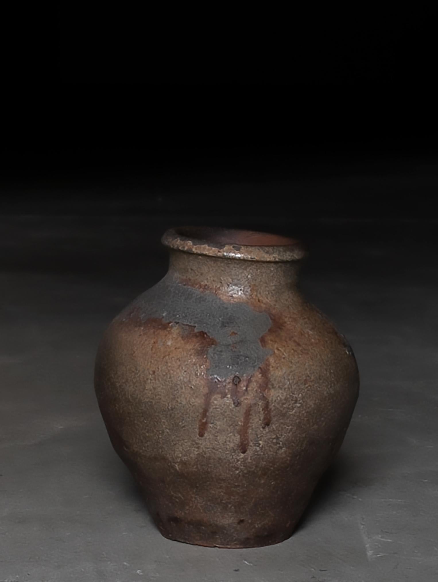 Hand-Crafted Japanese Antique Jar 1400-1500s / Simple Wabi-Sabi Tokoname Vase