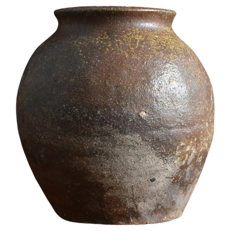 Japanese Antique Jar "e-chi-zen ware" 1603-1800 / Beautiful Baked Vase For Sale