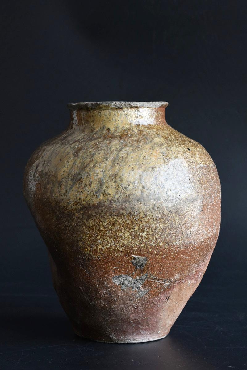 Hand-Crafted Japanese Antique Jar / Tokoname-Yaki / 1400-1500s/Beautiful Jar of Natural Glaze