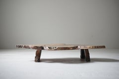 Mesa baja o expositor antiguo japonés de madera de keyaki, décadas de 1920 a 1940, wabi-sabi