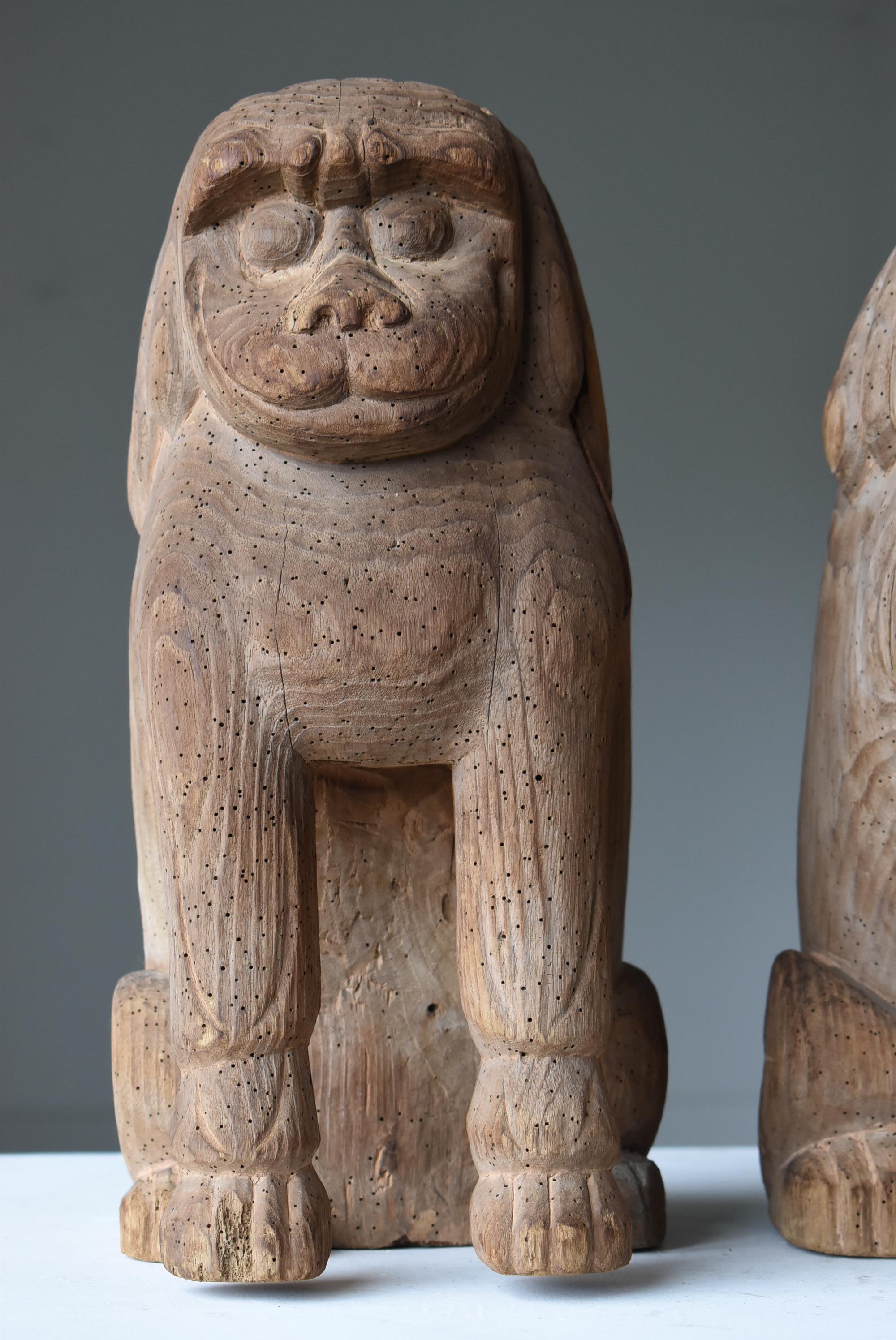Japanische antike „KOMAINU“-Schrein-Wächter-Hundestatuen 1600er-1700er Jahre / Wabisabi  (17. Jahrhundert) im Angebot