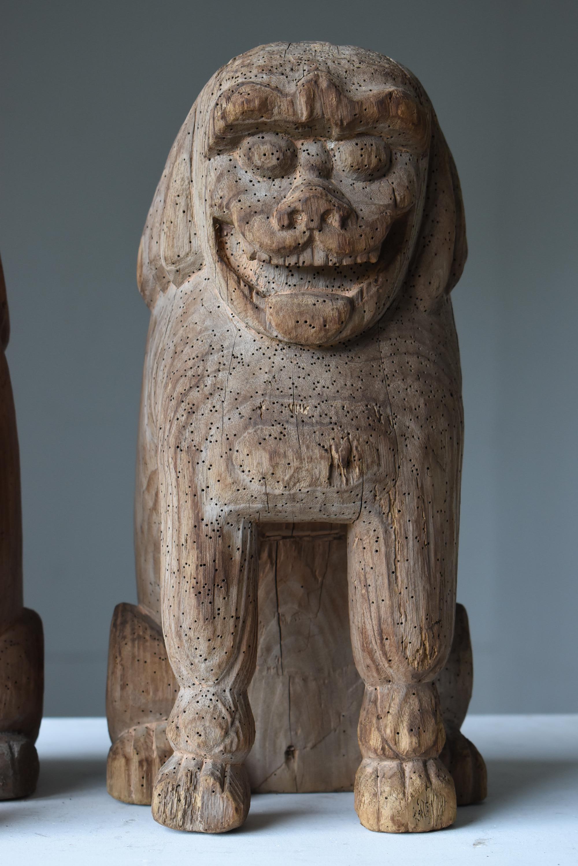 Japanische antike „KOMAINU“-Schrein-Wächter-Hundestatuen 1600er-1700er Jahre / Wabisabi  im Angebot 1