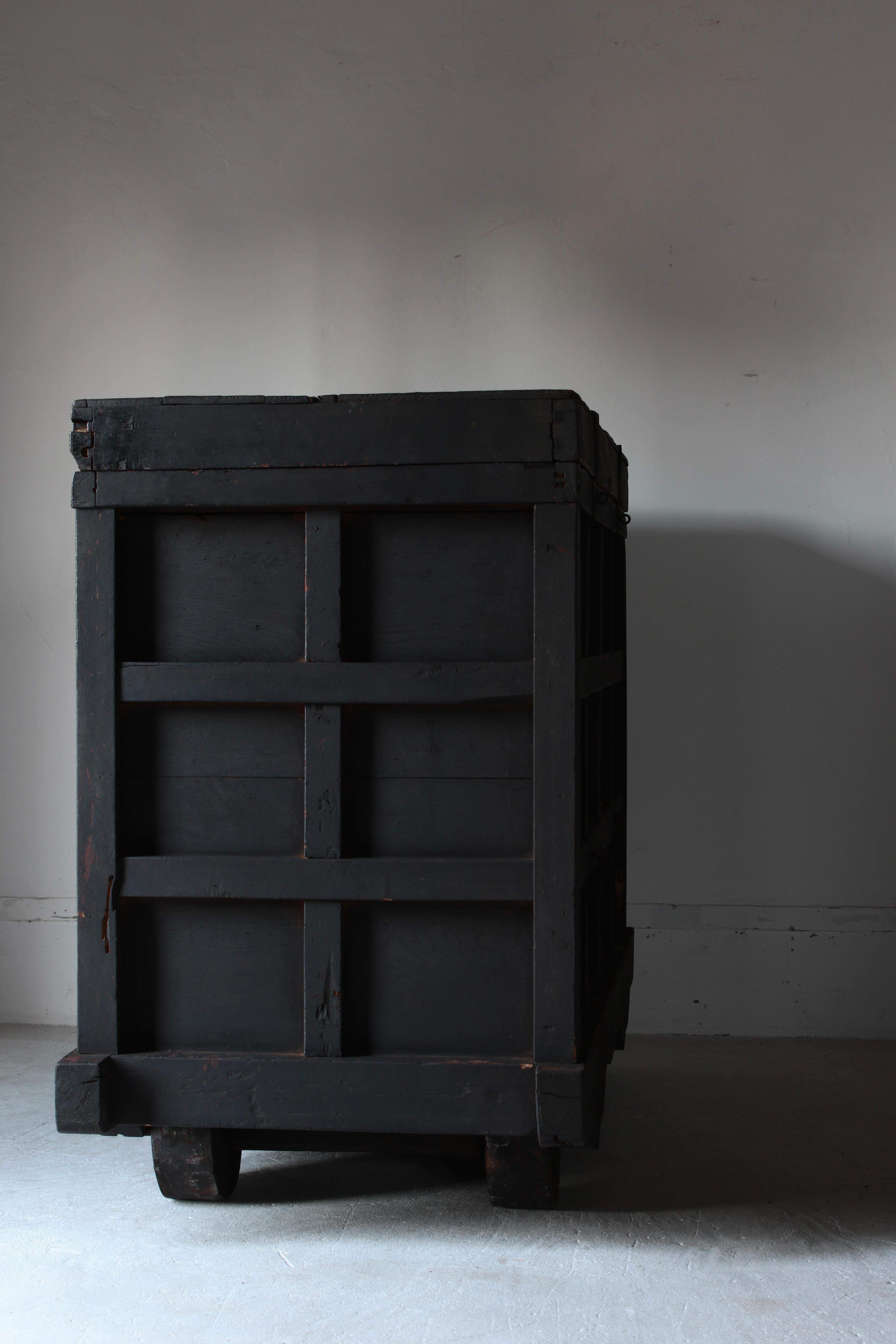 Antico Kuruma Nagamochi giapponese / Credenza / 1800-1860 Wabi-sabi in vendita 6
