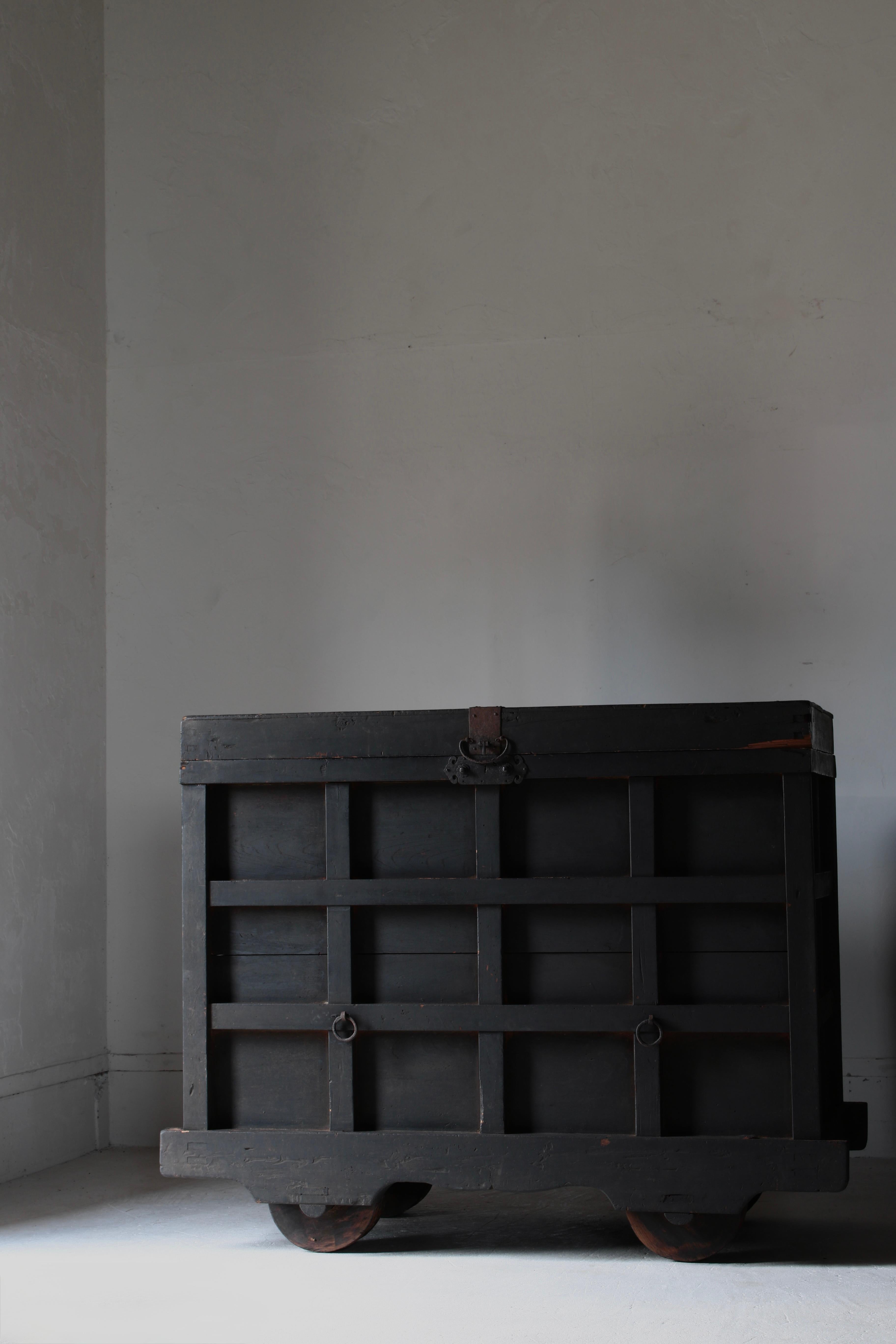 Antico Kuruma Nagamochi giapponese / Credenza / 1800-1860 Wabi-sabi in vendita 12