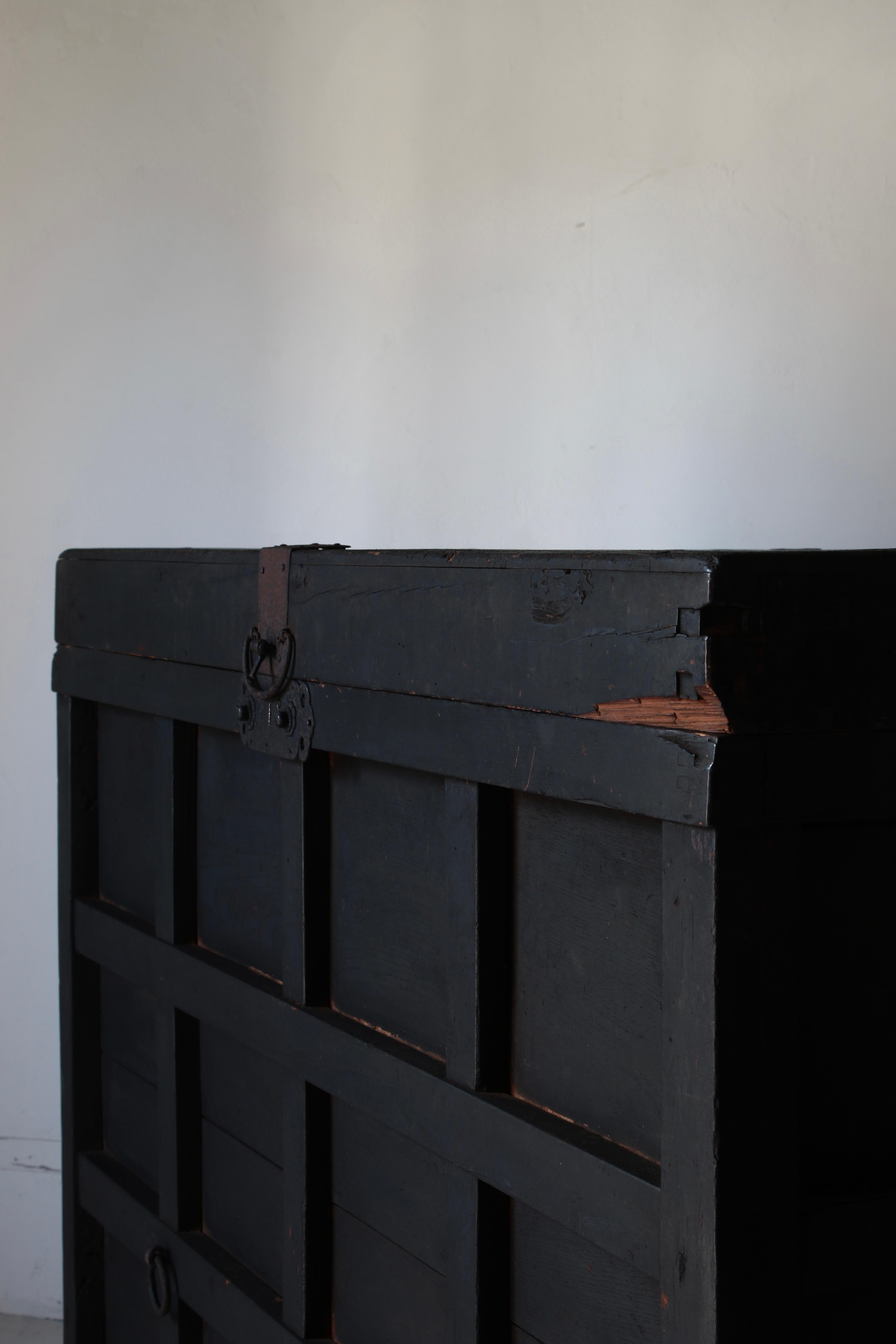 XIX secolo Antico Kuruma Nagamochi giapponese / Credenza / 1800-1860 Wabi-sabi in vendita