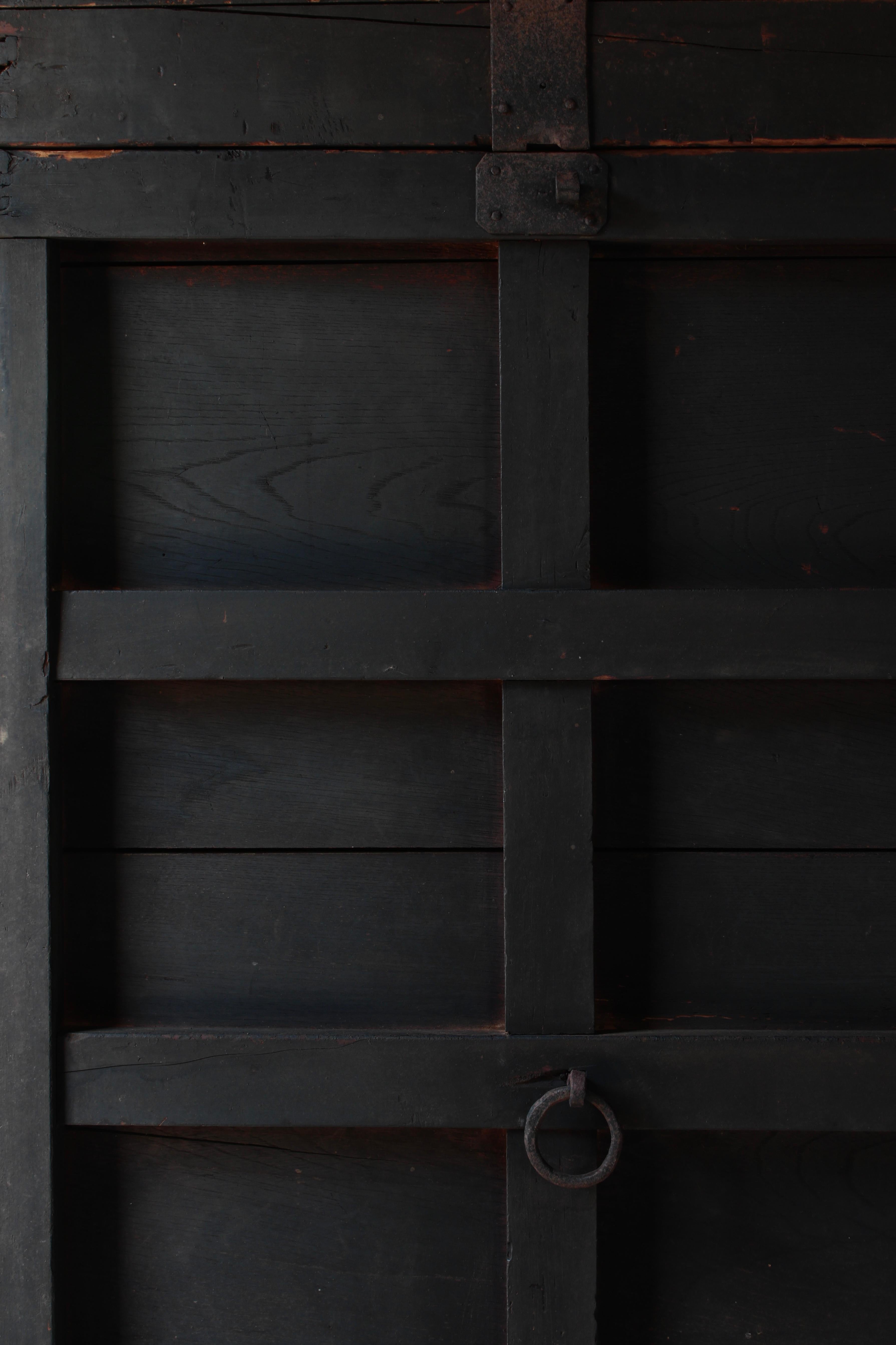 Antico Kuruma Nagamochi giapponese / Credenza / 1800-1860 Wabi-sabi in vendita 1