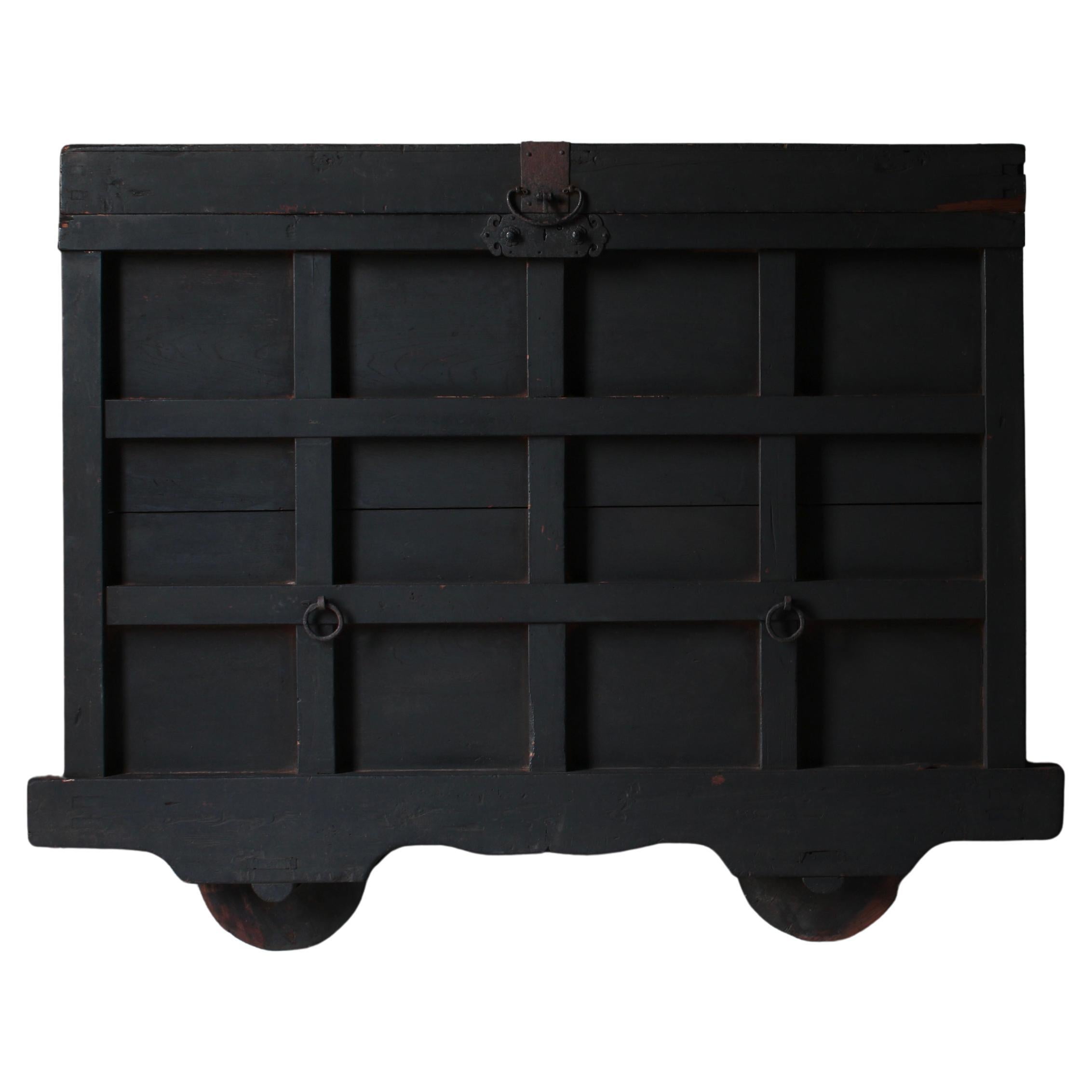 Japanese Antique Kuruma Nagamochi / Storage Sideboard / 1800-1860s Wabi-sabi