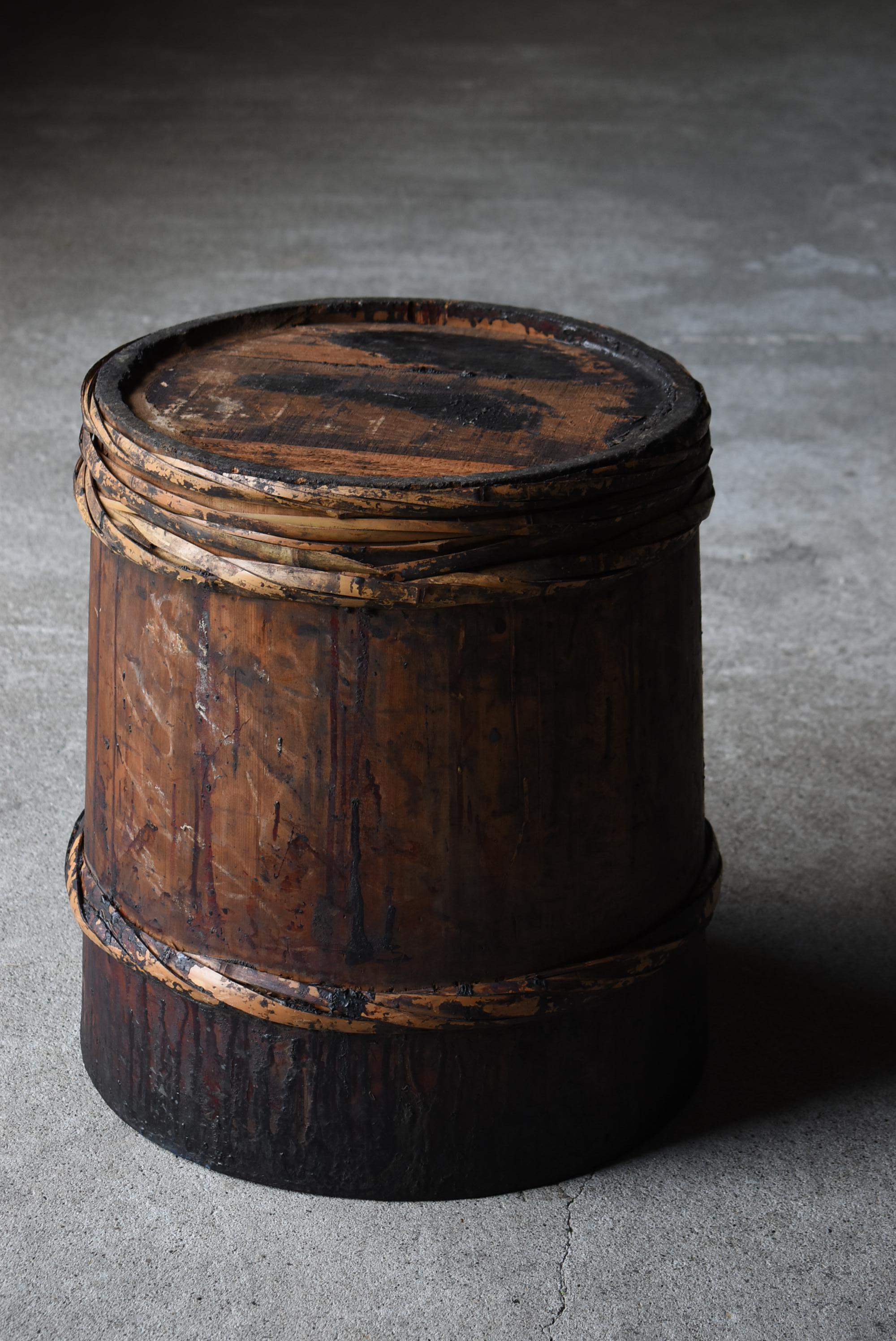 Seau japonais ancien en laque 1860s-1920s / Couvercle de pot de fleurs Wabisabi en vente 8