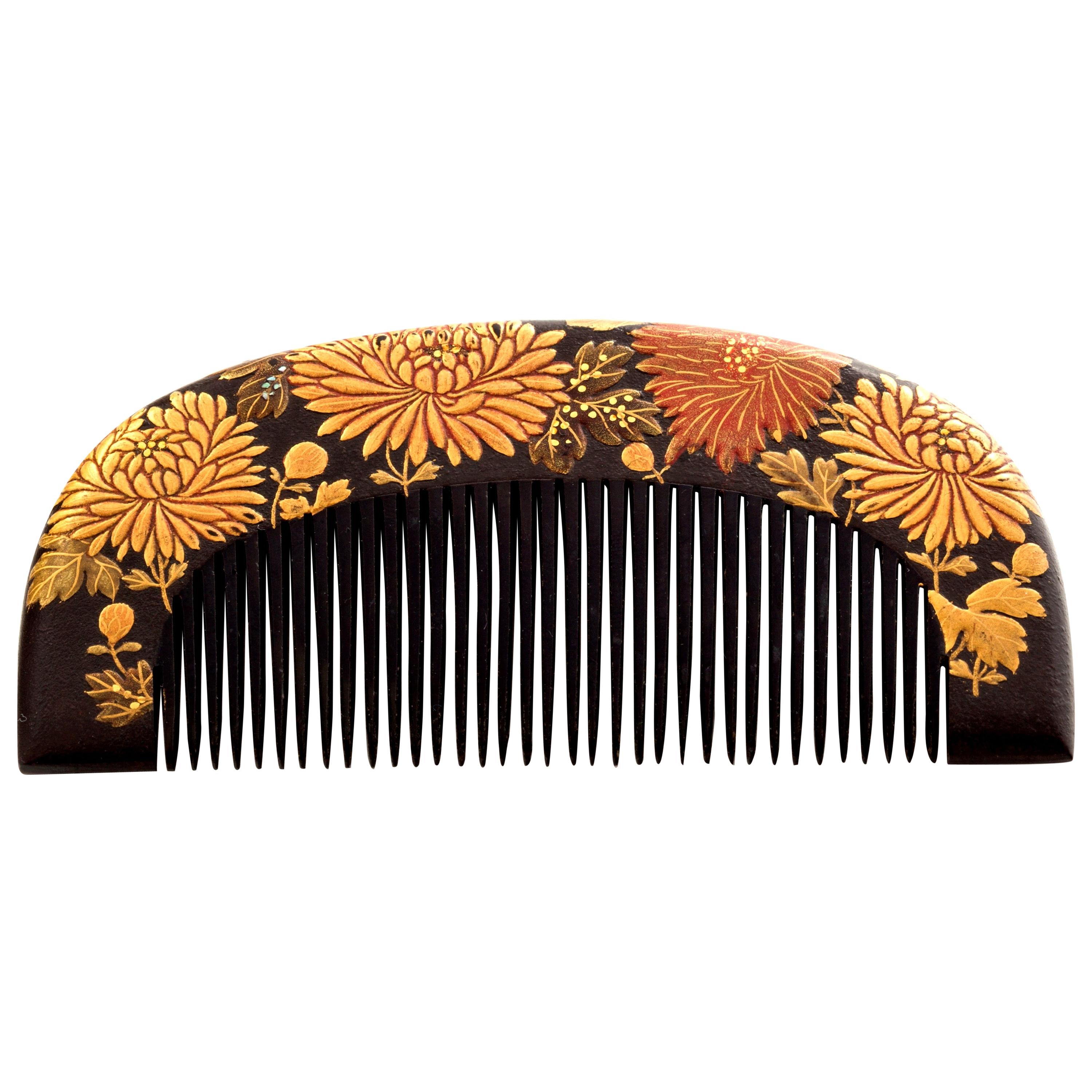 Japanese Antique Lacquer Hair Comb with Flowers in Gold Maki-e